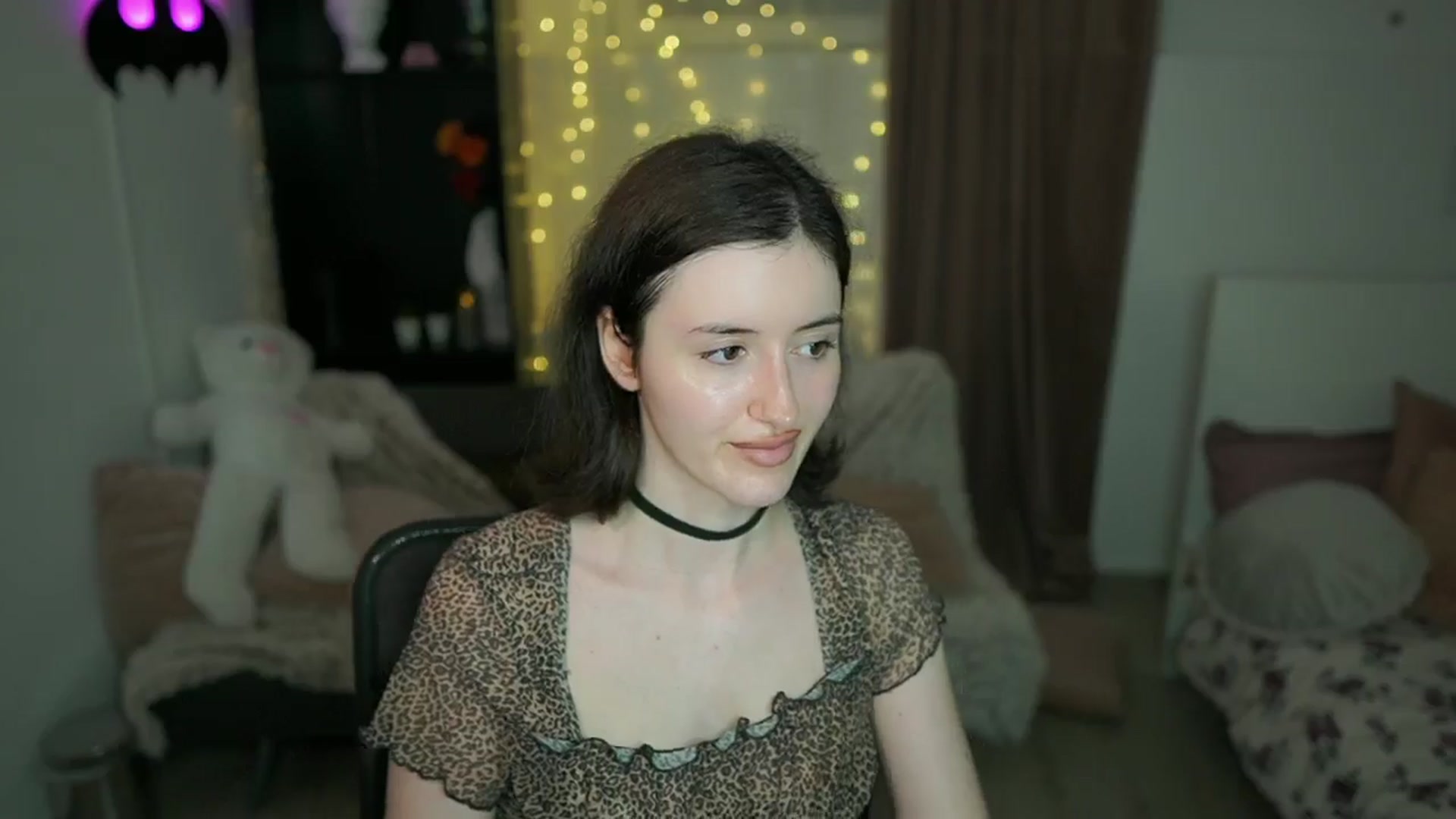 Gallery image thumbnail from Amber__Love18's myfreecams stream on, 06/28/2024, 13:36 image 17 of 20