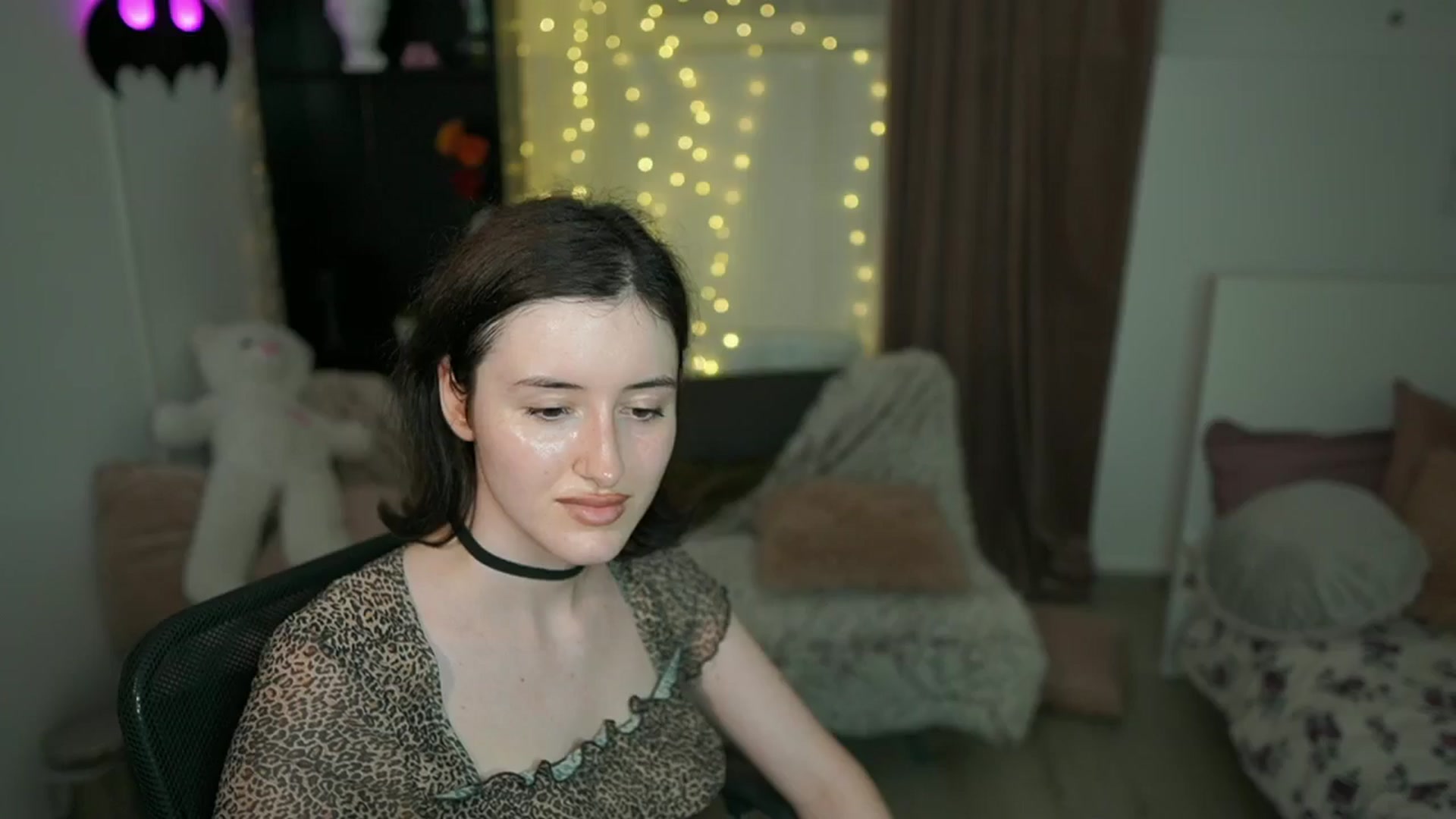 Gallery image thumbnail from Amber__Love18's myfreecams stream on, 06/28/2024, 13:36 image 10 of 20