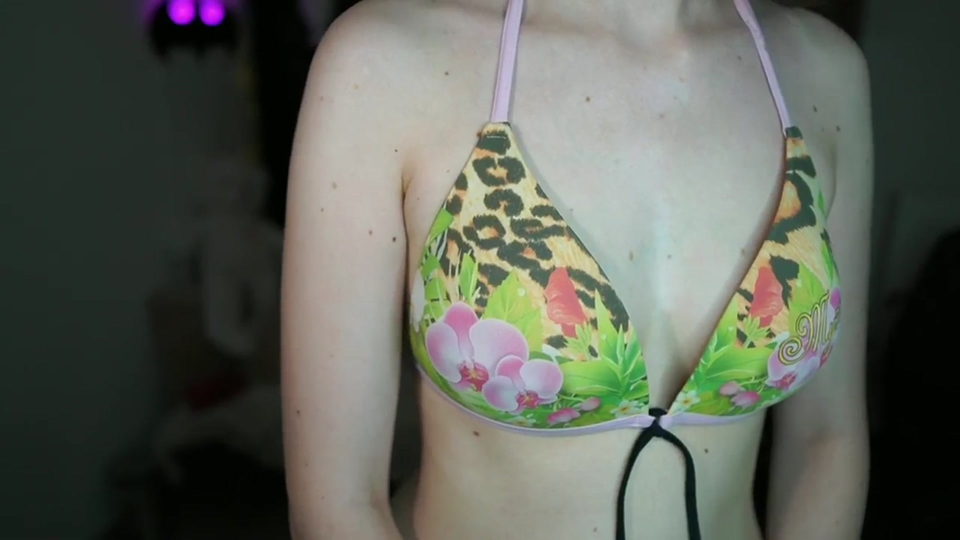 Gallery image thumbnail from Amber__Love18's myfreecams stream on, 06/30/2024, 16:42 image 8 of 20