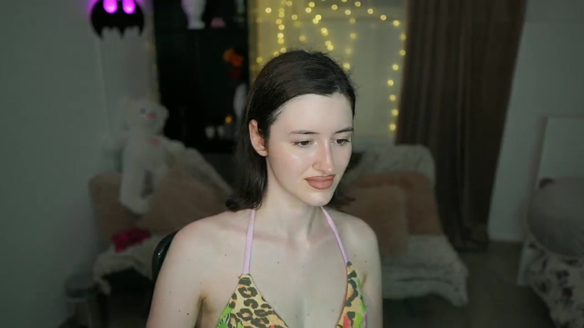 Gallery image thumbnail from Amber__Love18's myfreecams stream on, 06/30/2024, 16:42 image 10 of 20