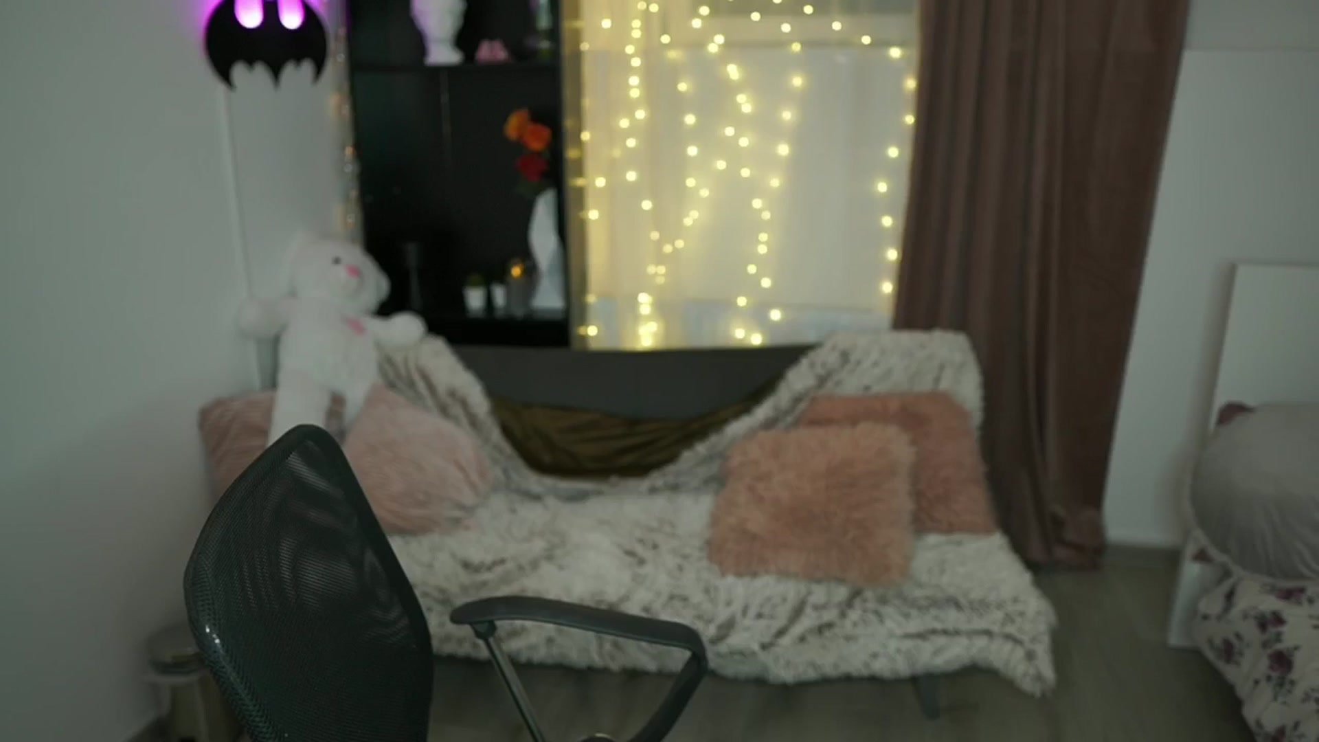 Gallery image thumbnail from Amber__Love18's myfreecams stream on, 06/30/2024, 16:42 image 17 of 20