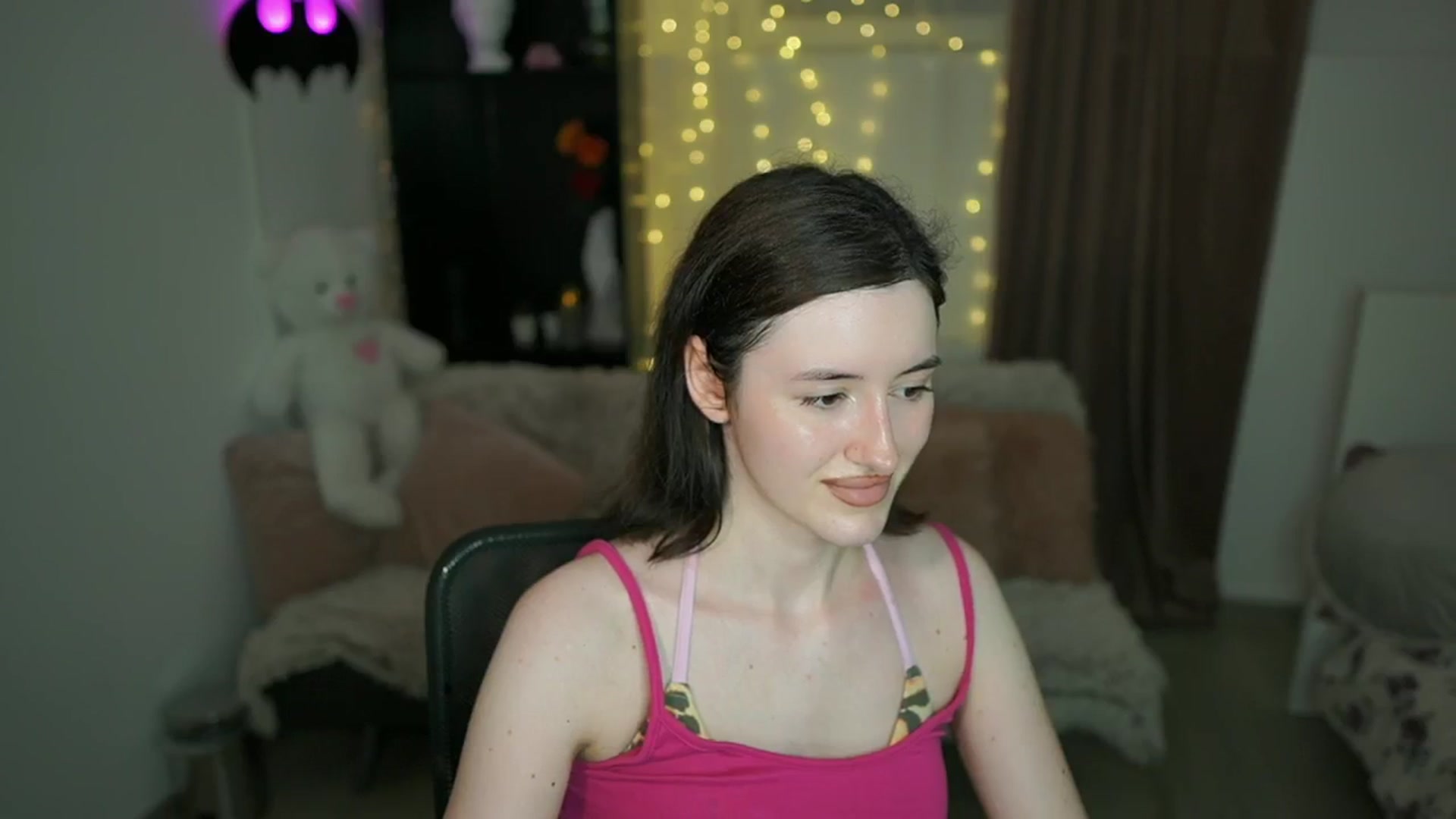 Gallery image thumbnail from Amber__Love18's myfreecams stream on, 06/30/2024, 16:42 image 4 of 20