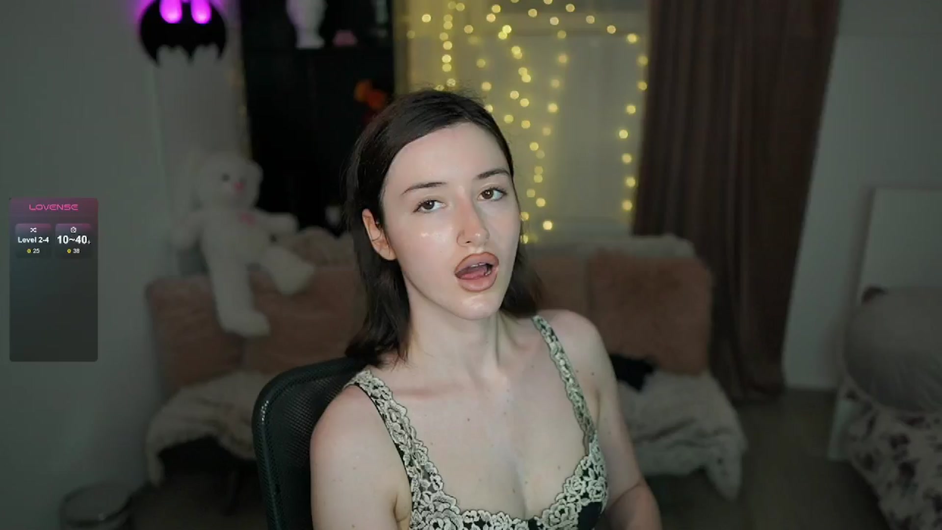Gallery image thumbnail from Amber__Love18's myfreecams stream on, 07/01/2024, 10:54 image 7 of 20