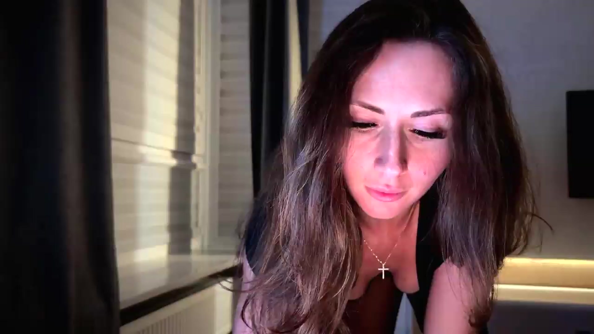 Gallery image thumbnail from Ambercita's myfreecams stream on, 09/26/2026, 23:17 image 14 of 20