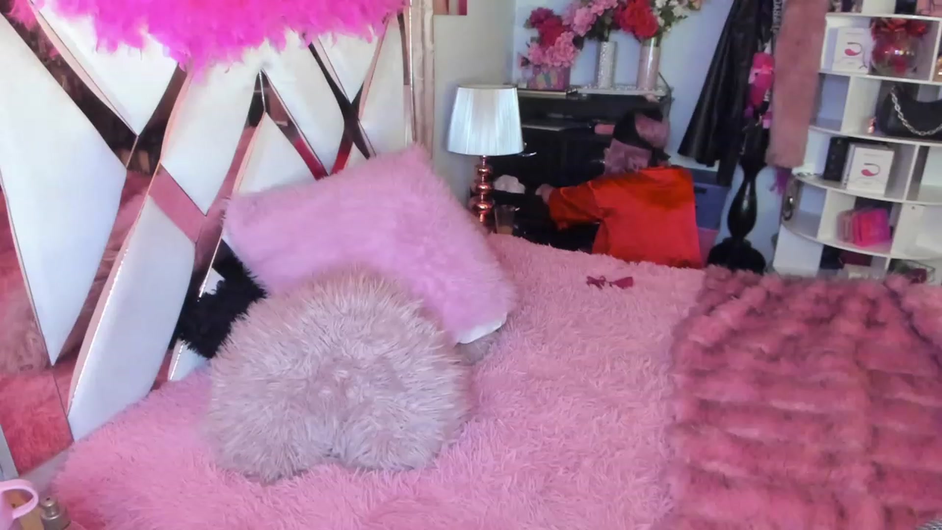Gallery image thumbnail from Amberjhons's myfreecams stream on, 04/17/2023, 03:02 image 3 of 20