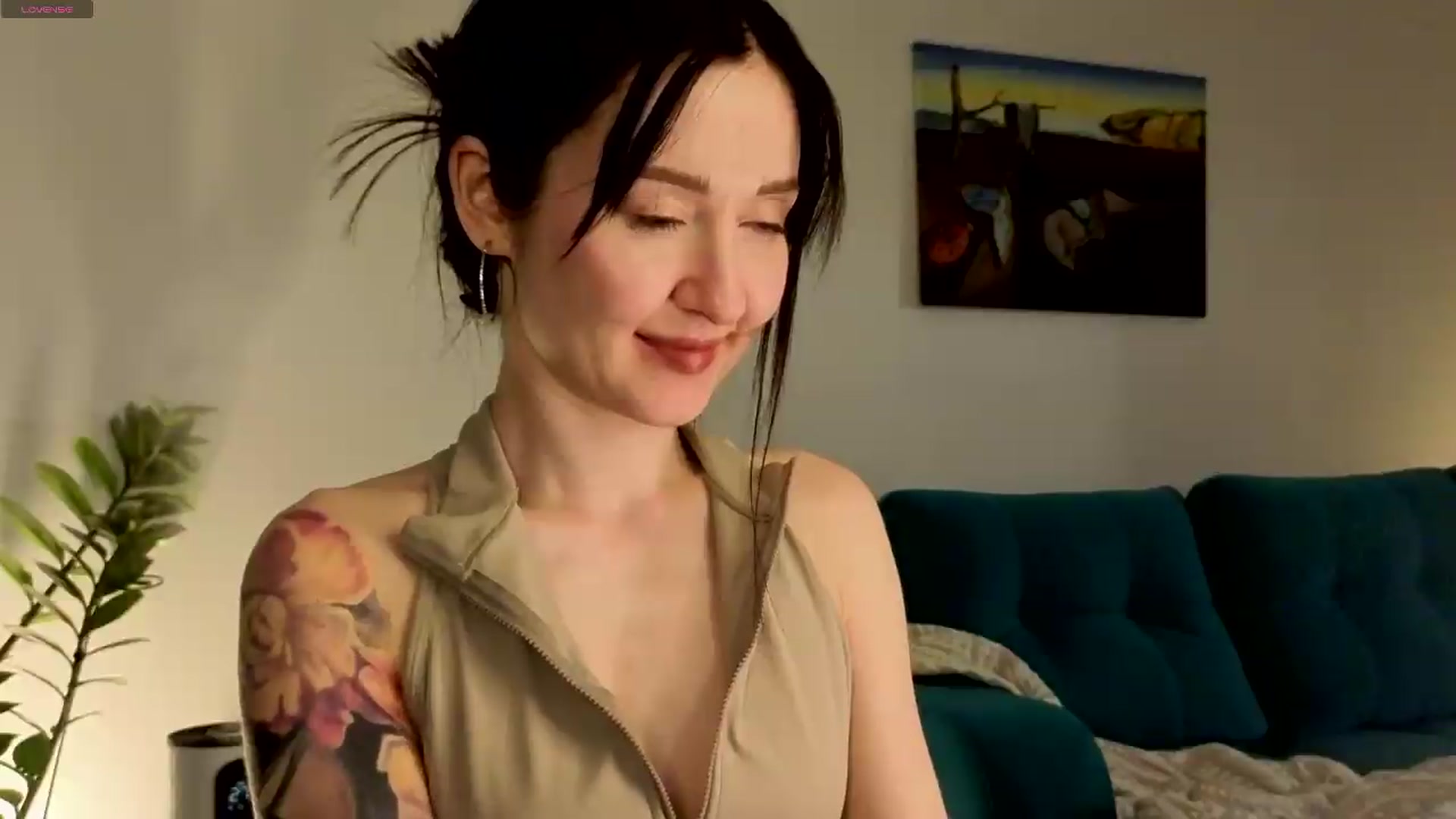 Gallery image thumbnail from Ambientmoon's myfreecams stream on, 05/26/2026, 24:02 image 18 of 20