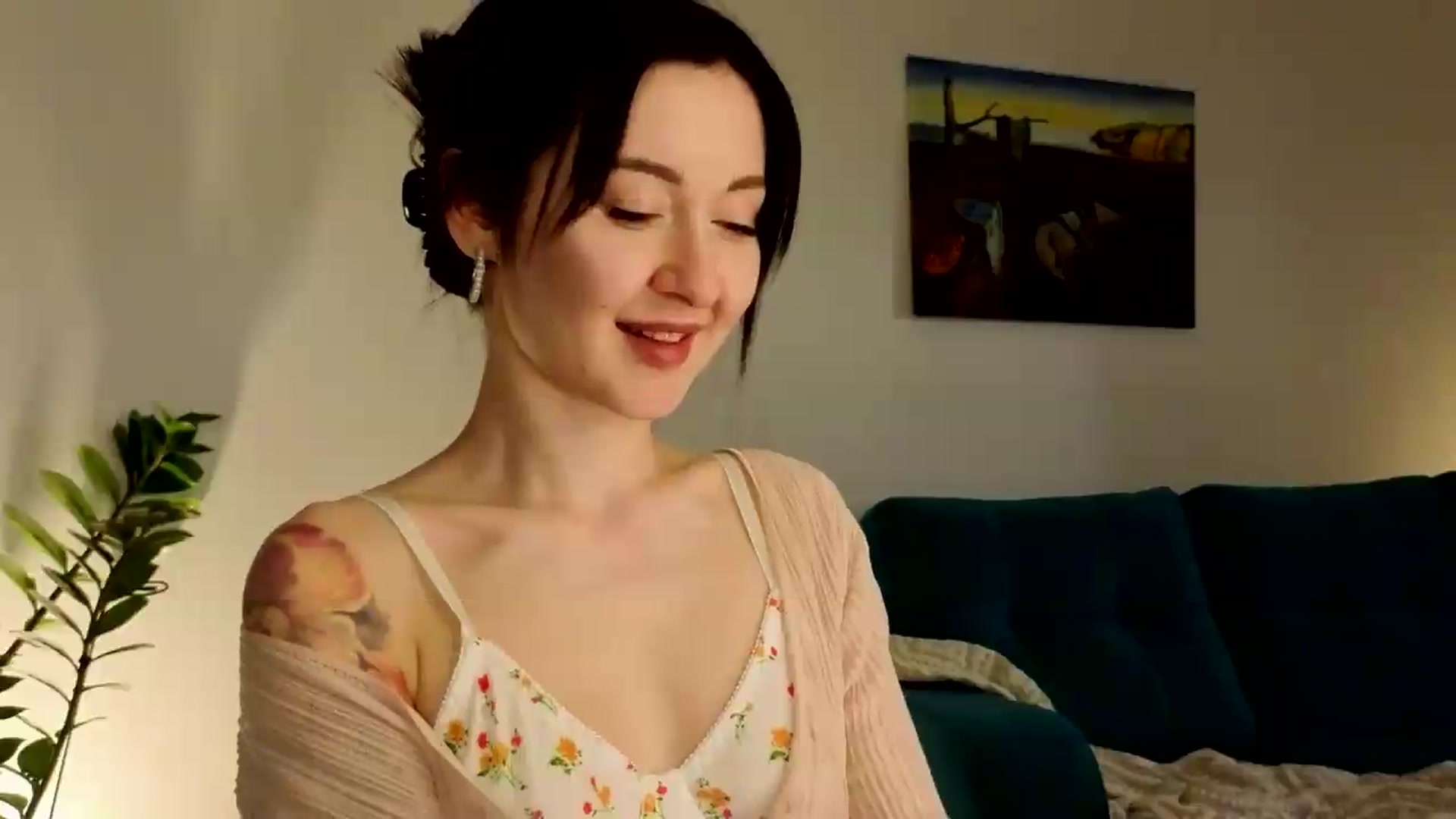 Gallery image thumbnail from Ambientmoon's myfreecams stream on, 05/26/2026, 19:46 image 17 of 20