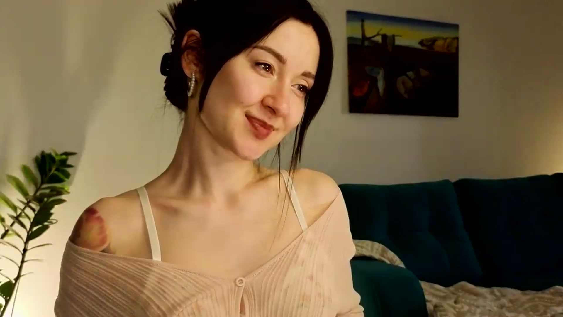 Gallery image thumbnail from Ambientmoon's myfreecams stream on, 05/26/2026, 21:02 image 12 of 20