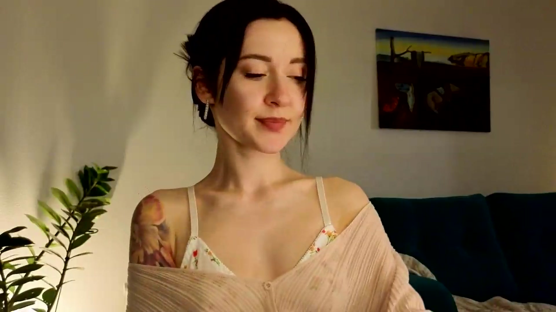 Gallery image thumbnail from Ambientmoon's myfreecams stream on, 05/26/2026, 21:02 image 2 of 20