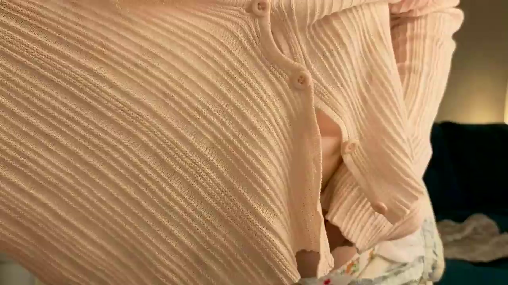 Gallery image thumbnail from Ambientmoon's myfreecams stream on, 05/26/2026, 21:59 image 16 of 20