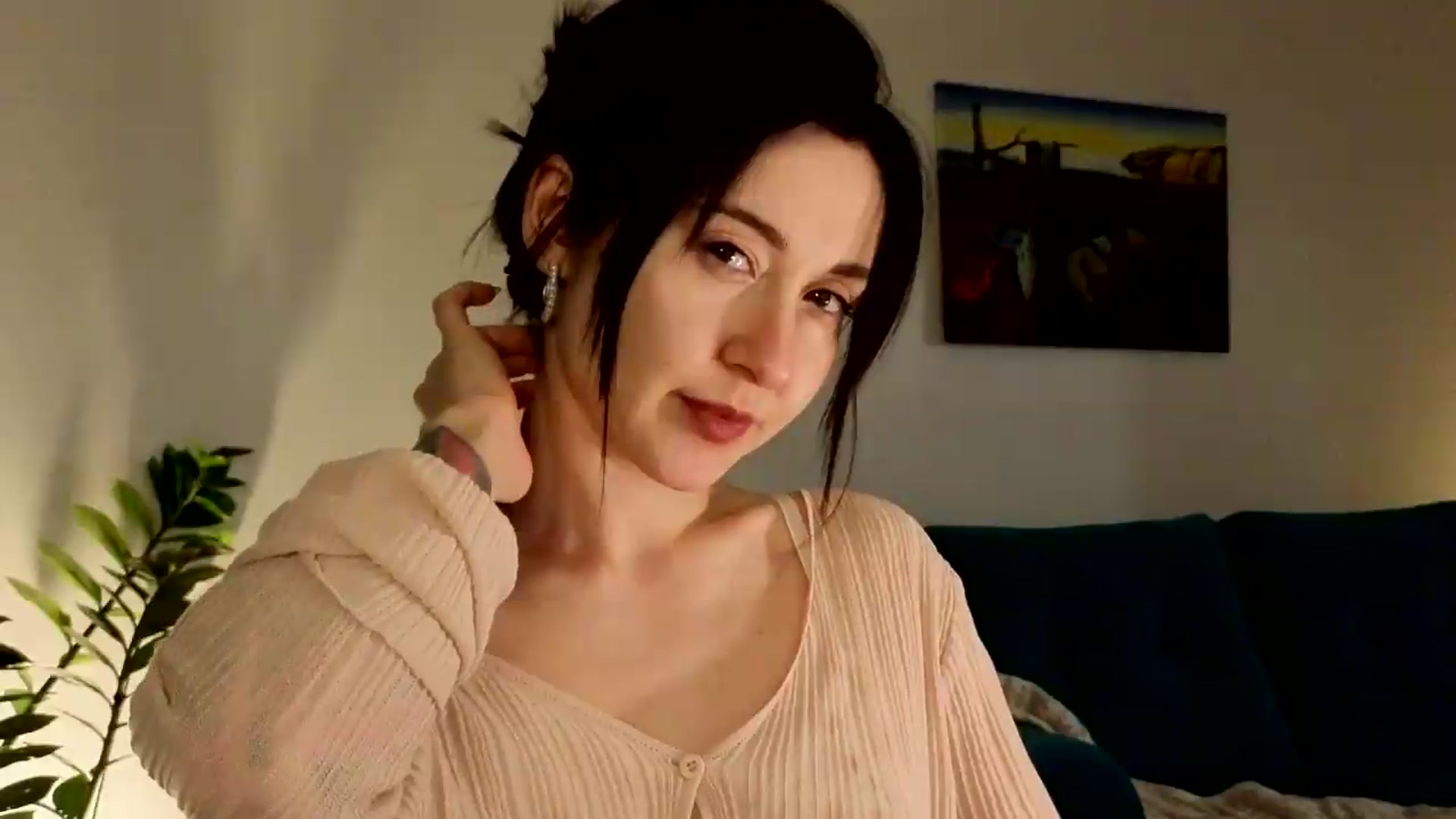 Gallery image thumbnail from Ambientmoon's myfreecams stream on, 05/27/2026, 24:01 image 5 of 20