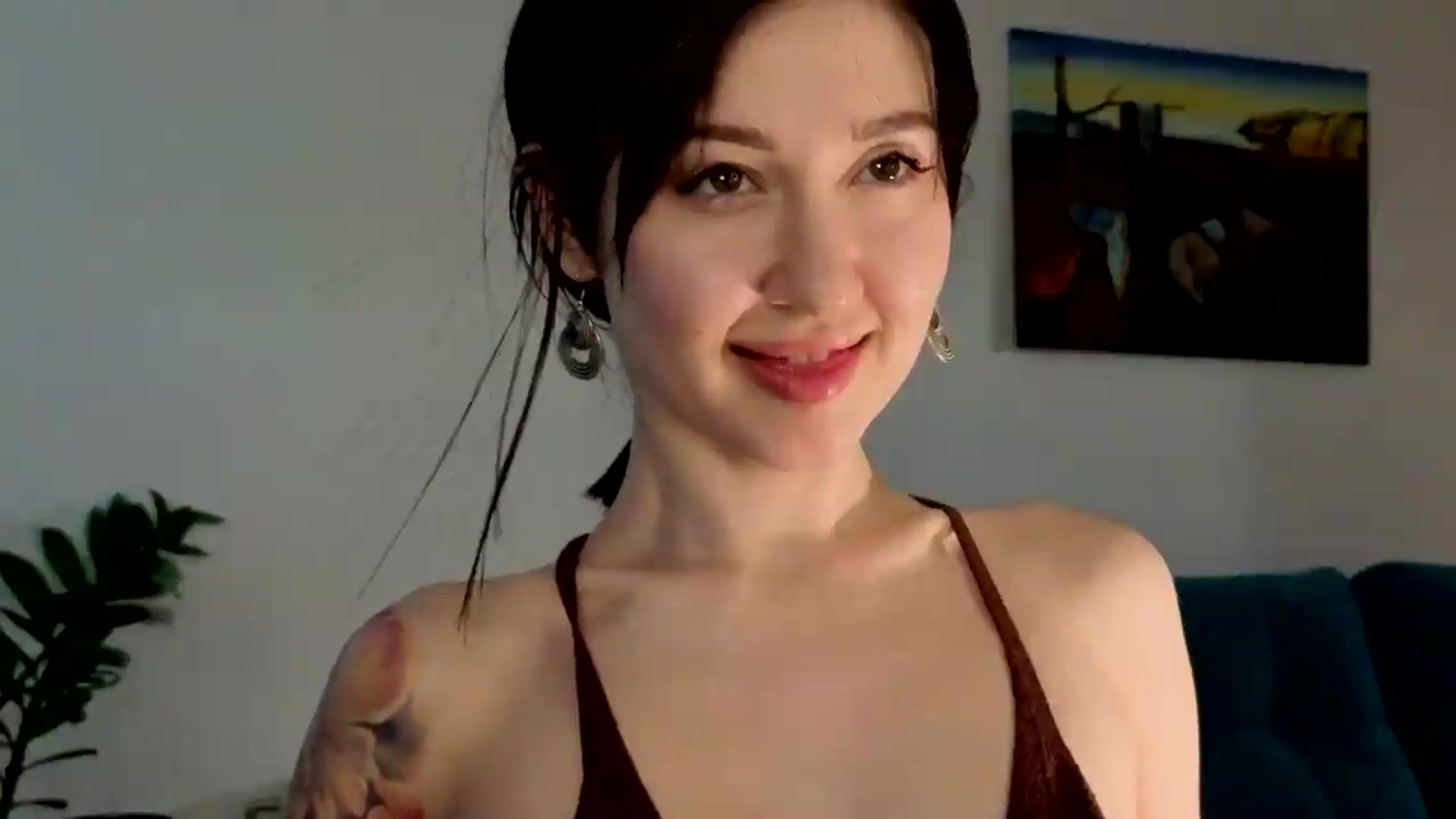 Gallery image thumbnail from Ambientmoon's myfreecams stream on, 05/28/2026, 01:55 image 17 of 20