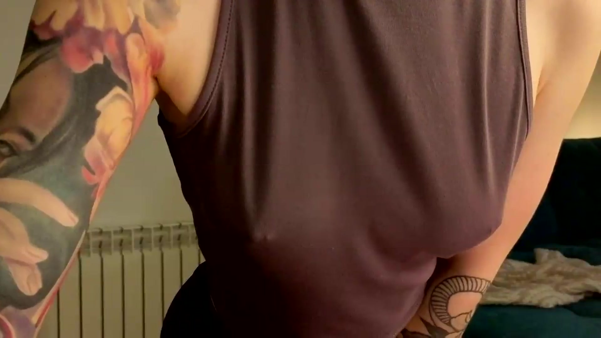 Gallery image thumbnail from Ambientmoon's myfreecams stream on, 05/28/2026, 19:59 image 5 of 20
