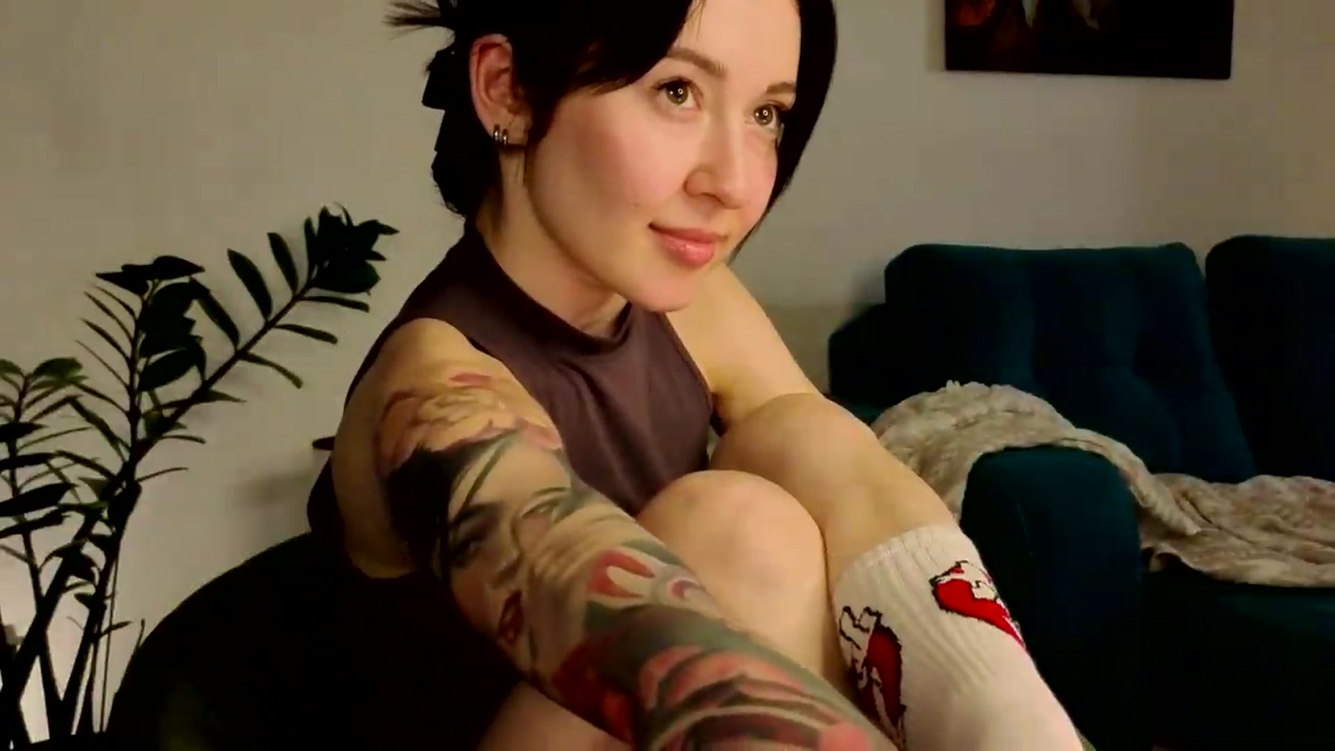 Gallery image thumbnail from Ambientmoon's myfreecams stream on, 05/28/2026, 19:59 image 16 of 20
