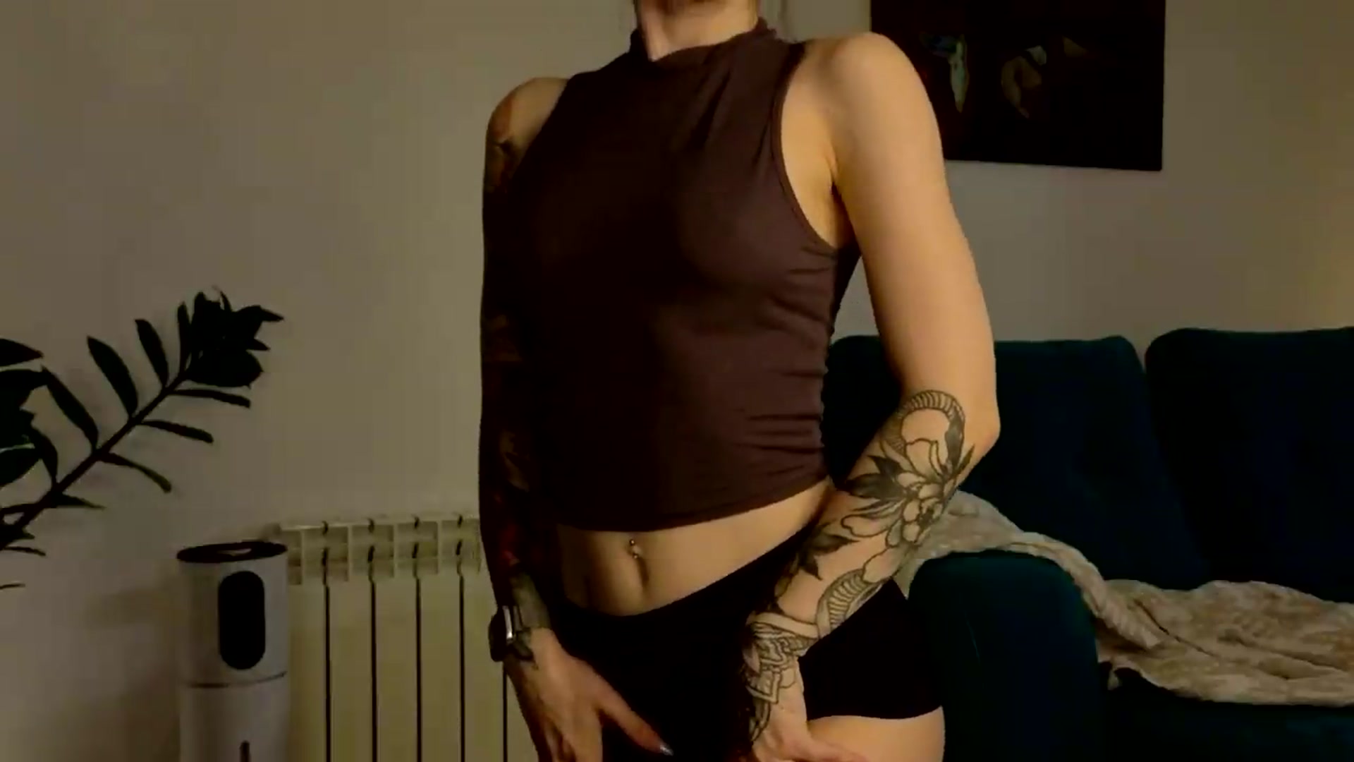 Gallery image thumbnail from Ambientmoon's myfreecams stream on, 05/28/2026, 21:08 image 4 of 20