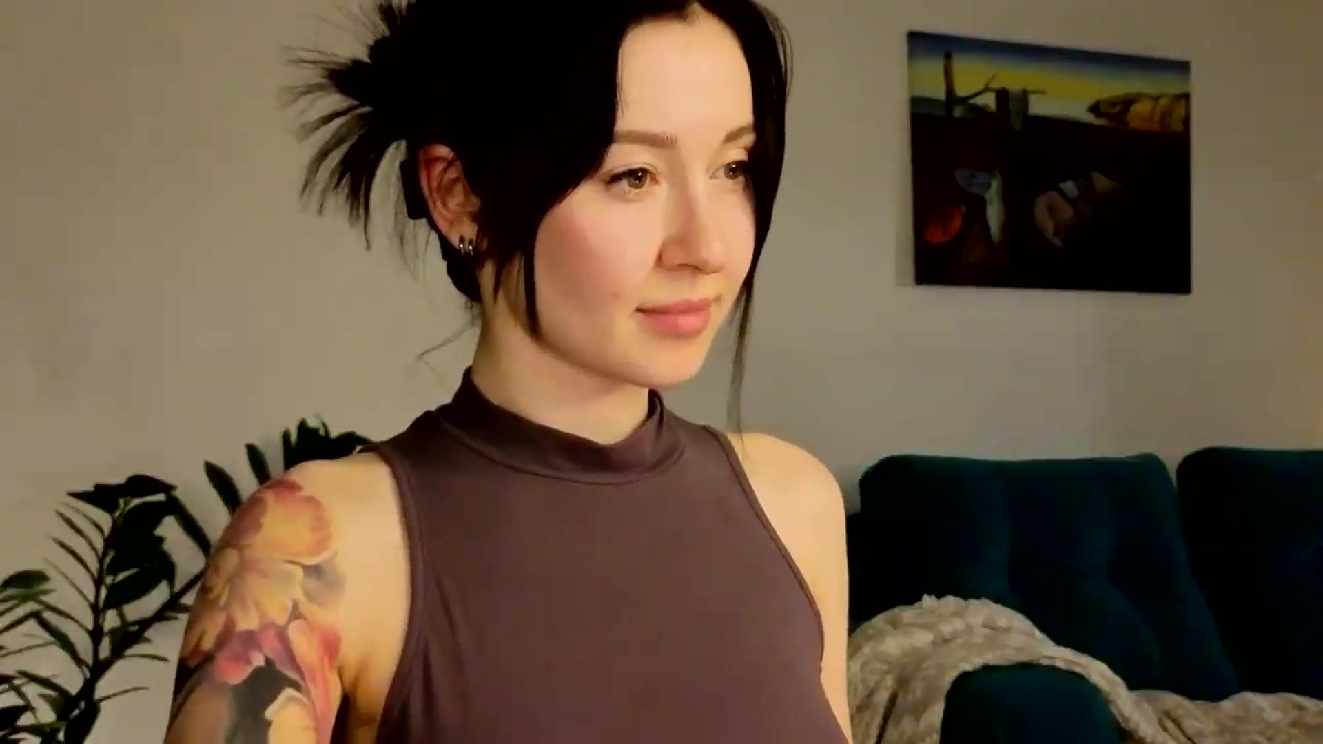 Gallery image thumbnail from Ambientmoon's myfreecams stream on, 05/28/2026, 21:08 image 3 of 20