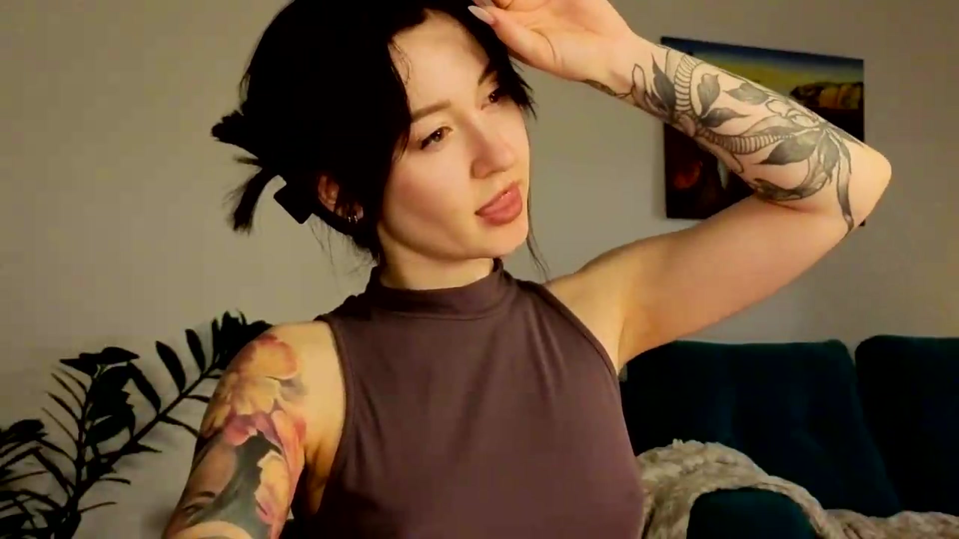 Gallery image thumbnail from Ambientmoon's myfreecams stream on, 05/28/2026, 21:45 image 2 of 20