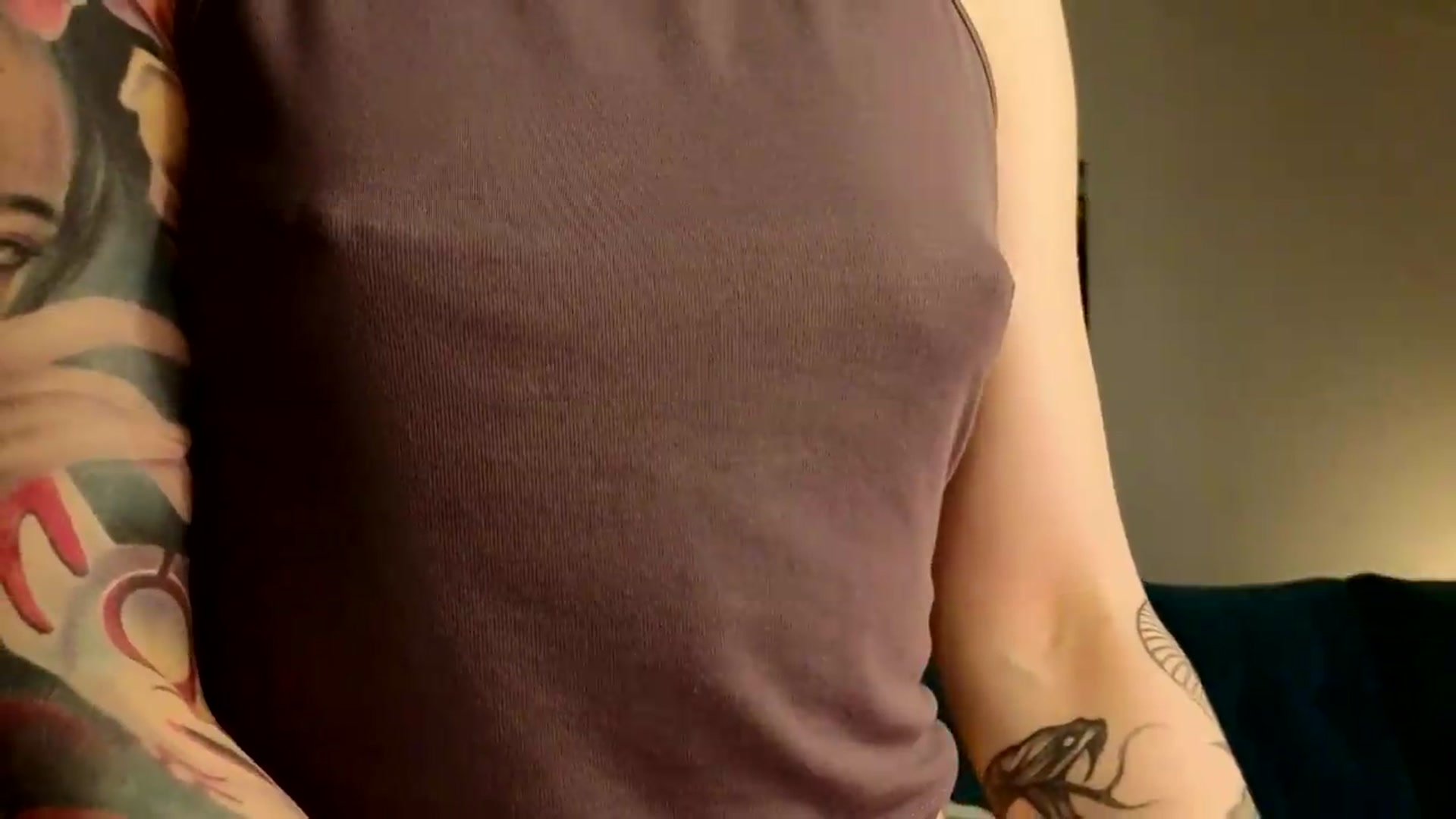 Gallery image thumbnail from Ambientmoon's myfreecams stream on, 05/28/2026, 21:45 image 19 of 20
