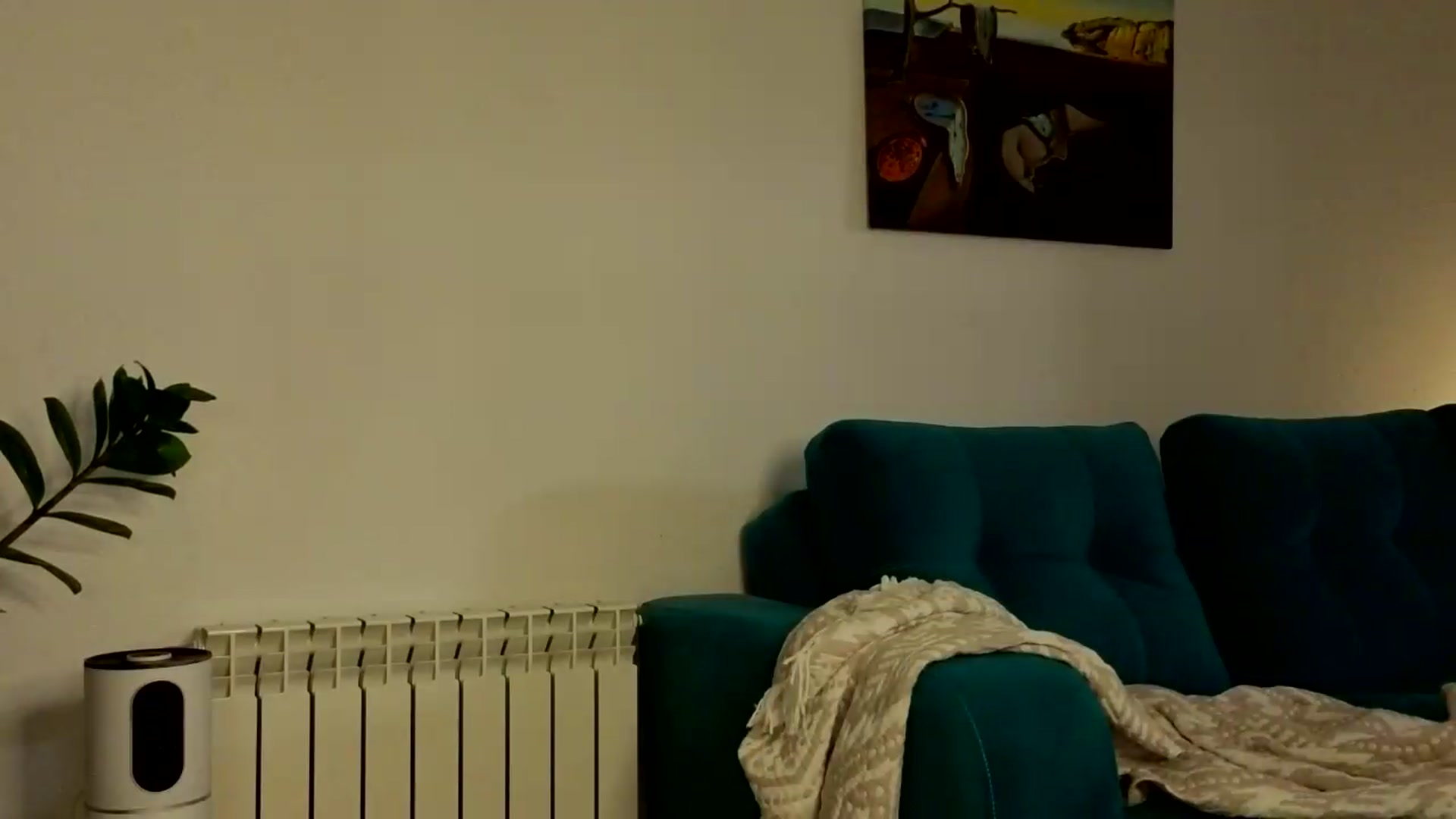 Gallery image thumbnail from Ambientmoon's myfreecams stream on, 05/28/2026, 21:45 image 16 of 20