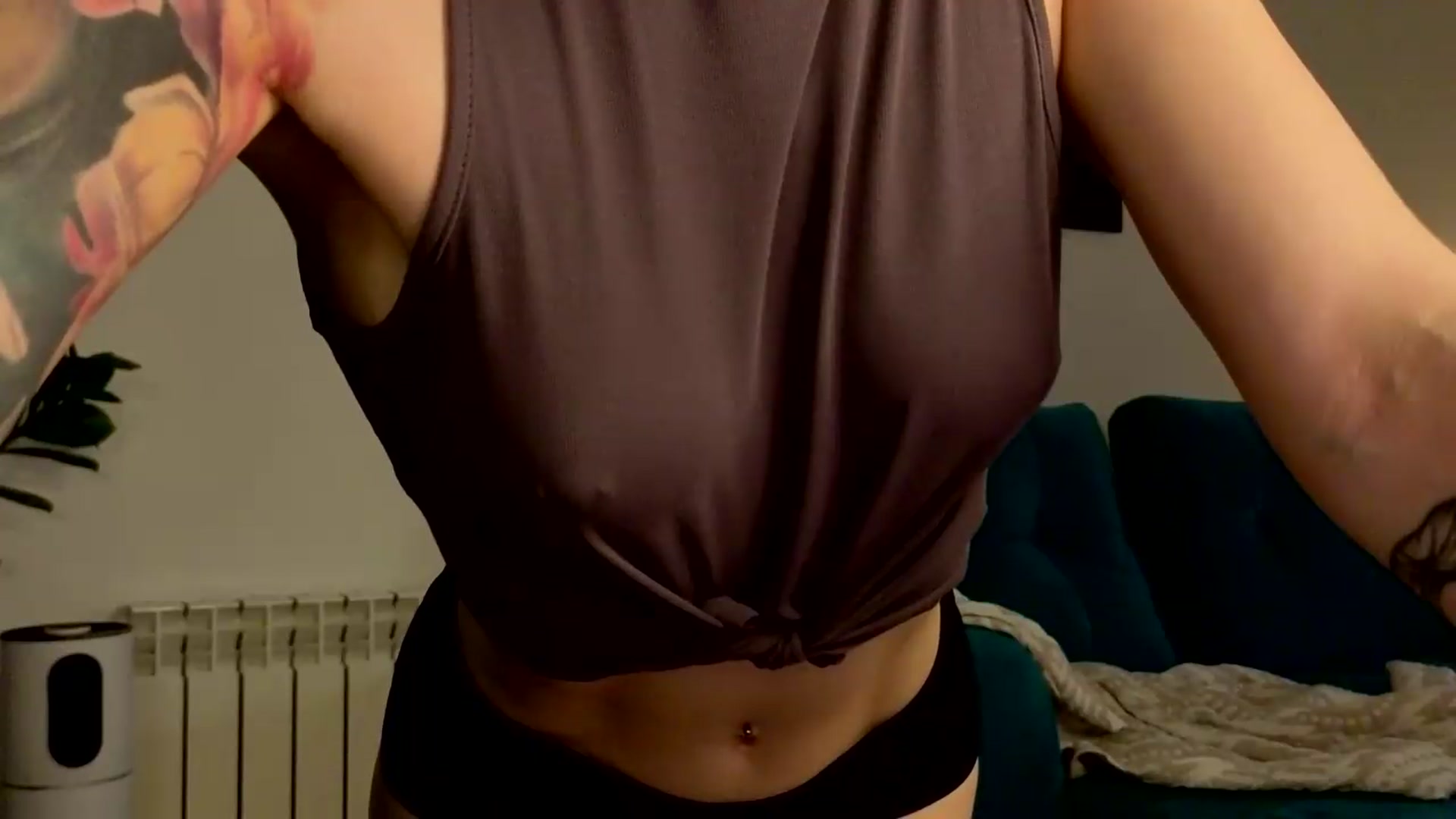 Gallery image thumbnail from Ambientmoon's myfreecams stream on, 05/29/2026, 01:45 image 7 of 20