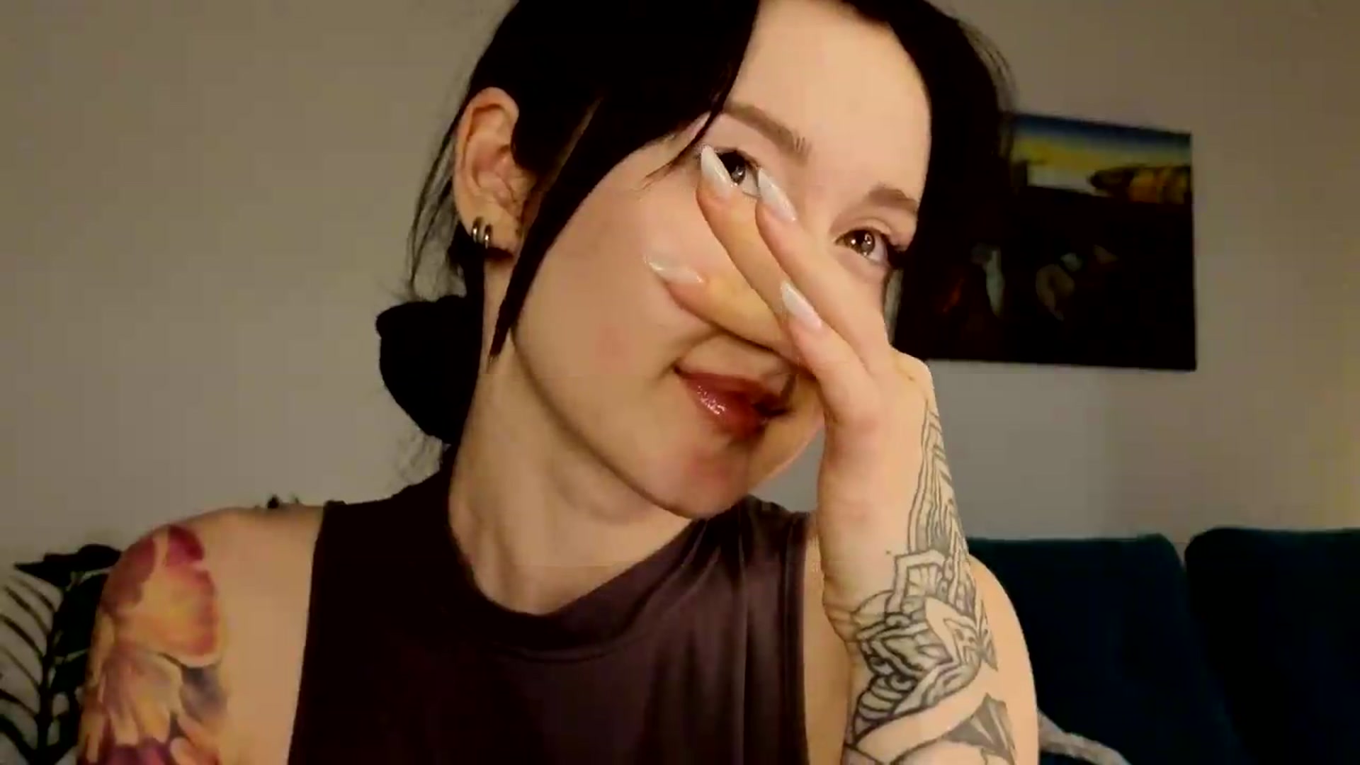 Gallery image thumbnail from Ambientmoon's myfreecams stream on, 05/29/2026, 01:45 image 6 of 20