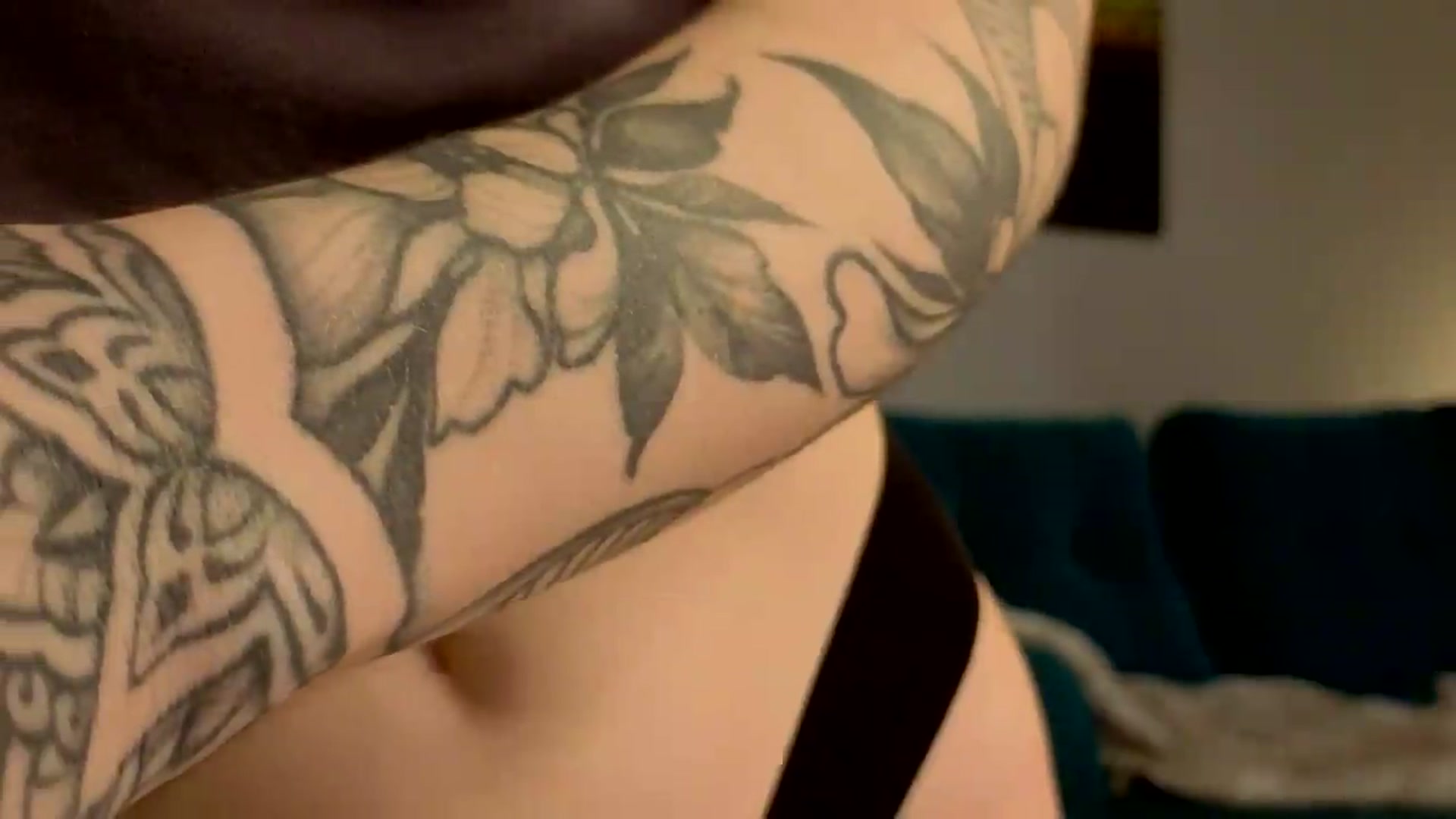 Gallery image thumbnail from Ambientmoon's myfreecams stream on, 05/29/2026, 01:45 image 13 of 20