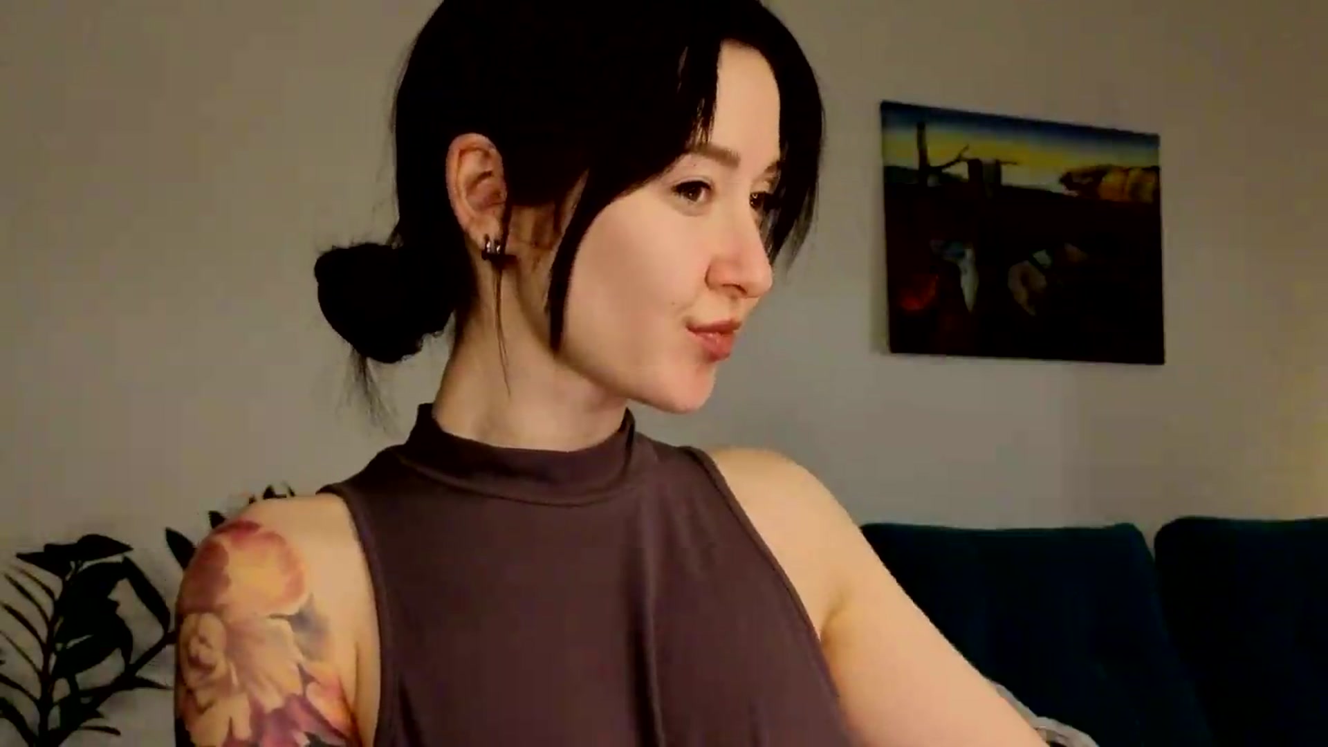 Gallery image thumbnail from Ambientmoon's myfreecams stream on, 05/29/2026, 01:45 image 7 of 20