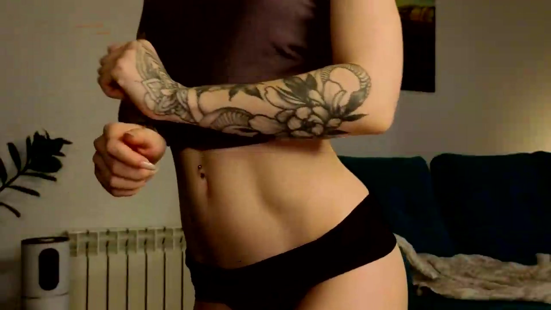 Gallery image thumbnail from Ambientmoon's myfreecams stream on, 05/29/2026, 01:45 image 13 of 20