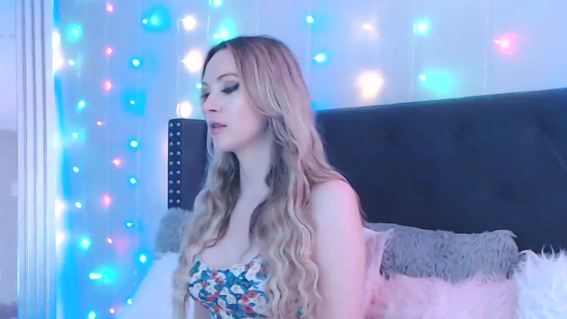 Gallery image thumbnail from AmbriTaylor's myfreecams stream on, 07/28/2023, 20:01 image 1 of 20