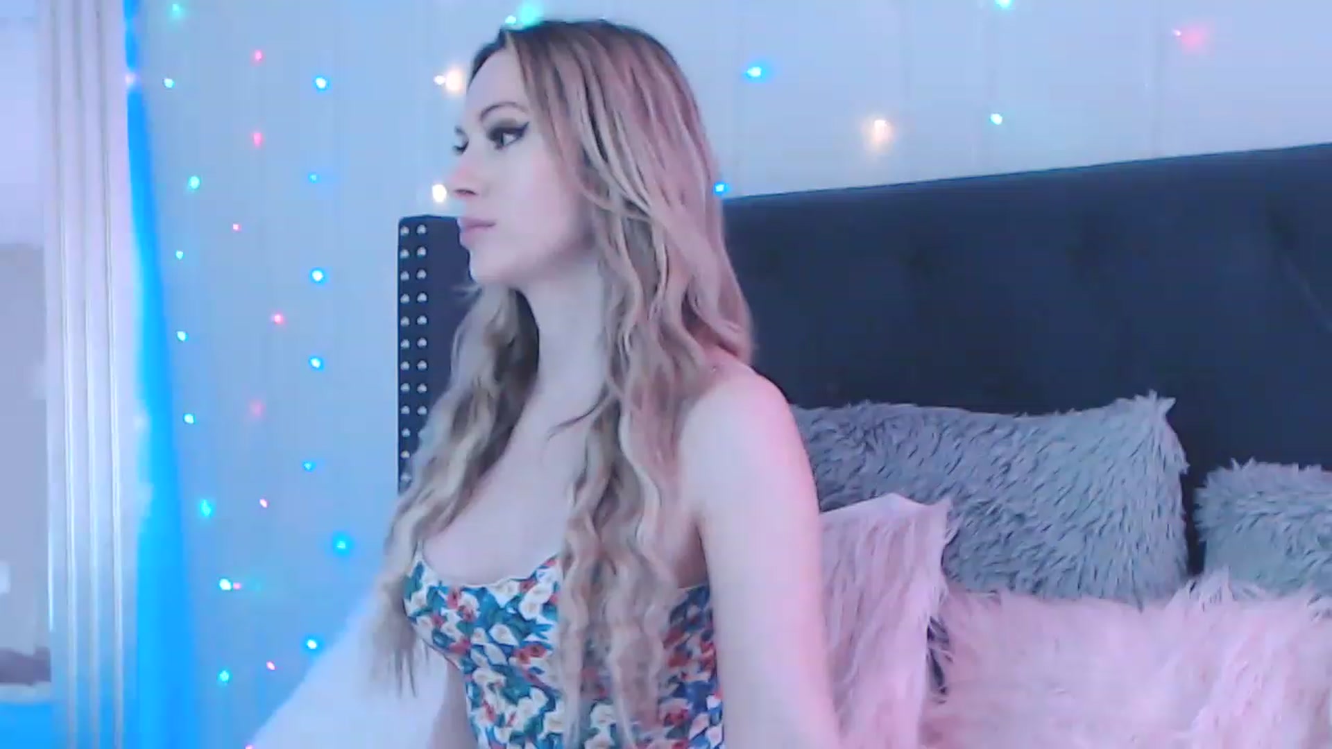 Gallery image thumbnail from AmbriTaylor's myfreecams stream on, 07/29/2023, 24:01 image 16 of 20