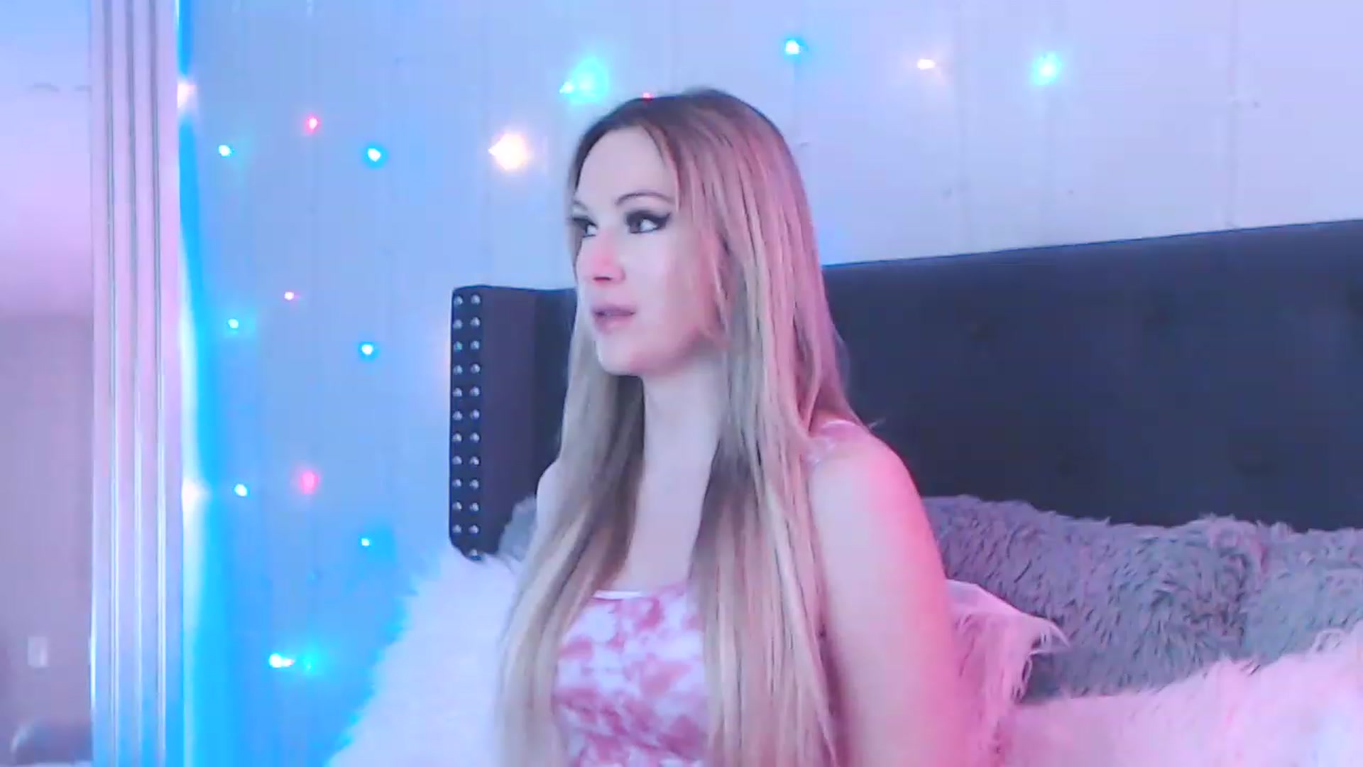 Gallery image thumbnail from AmbriTaylor's myfreecams stream on, 08/03/2023, 10:36 image 10 of 20