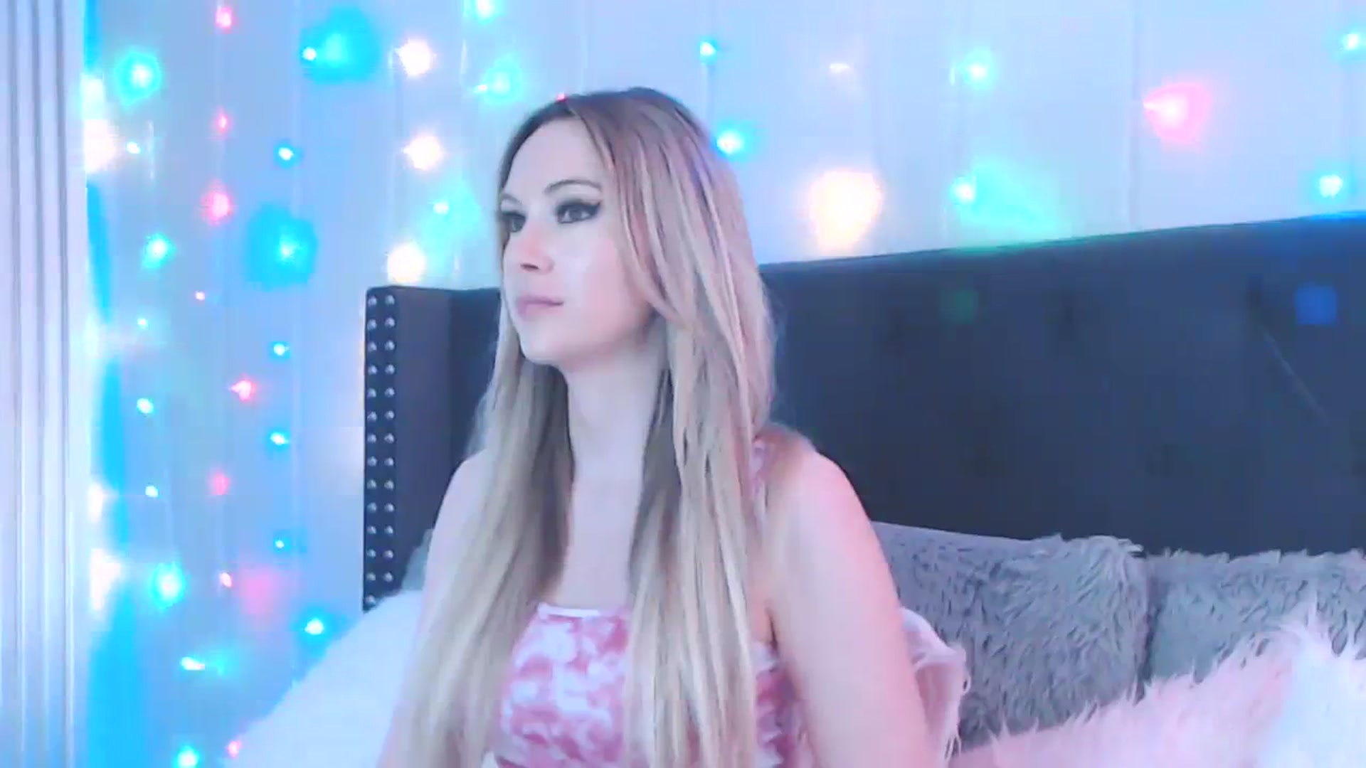 Gallery image thumbnail from AmbriTaylor's myfreecams stream on, 08/03/2023, 17:49 image 16 of 20