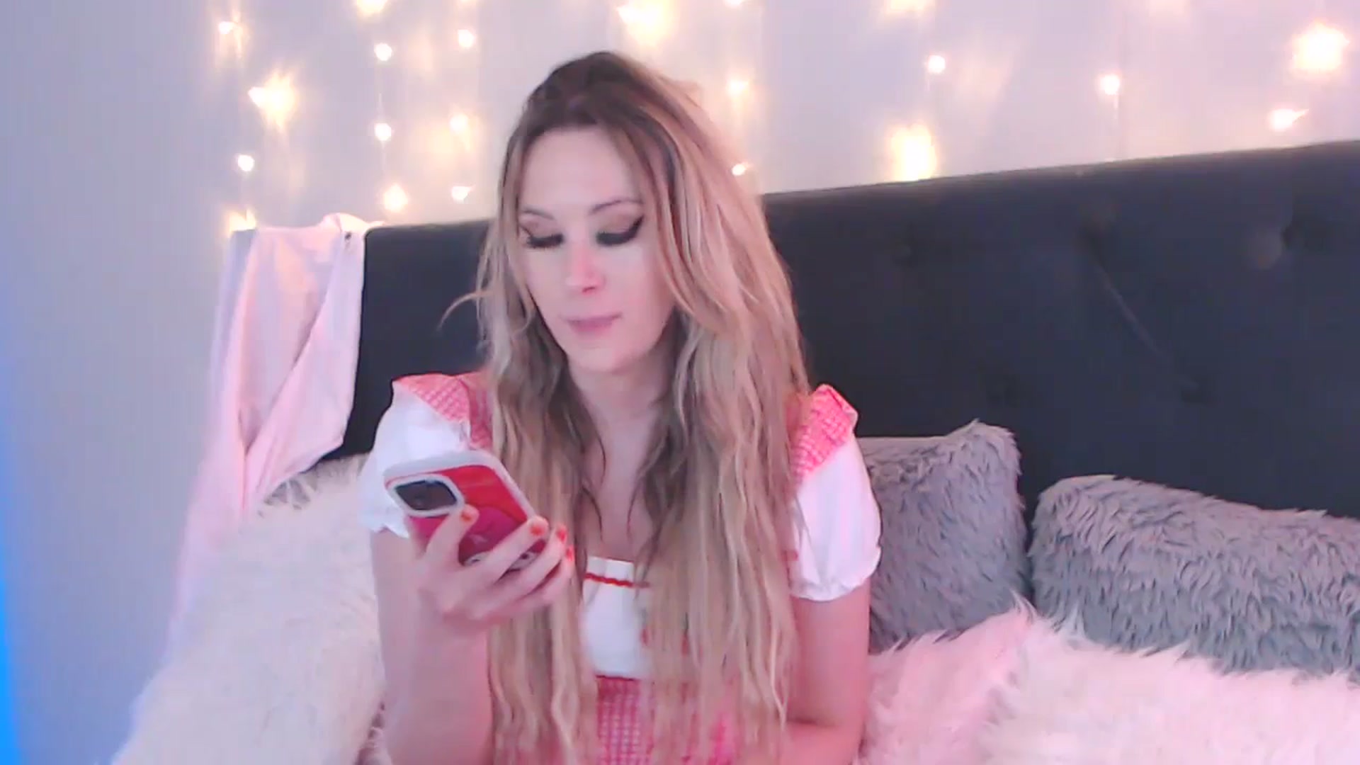 Gallery image thumbnail from AmbriTaylor's myfreecams stream on, 08/23/2023, 18:04 image 12 of 20