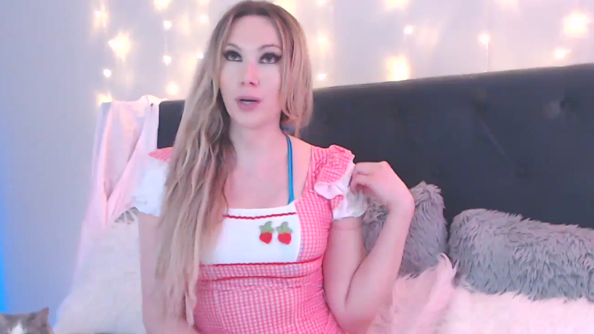 Gallery image thumbnail from AmbriTaylor's myfreecams stream on, 08/23/2023, 18:04 image 16 of 20