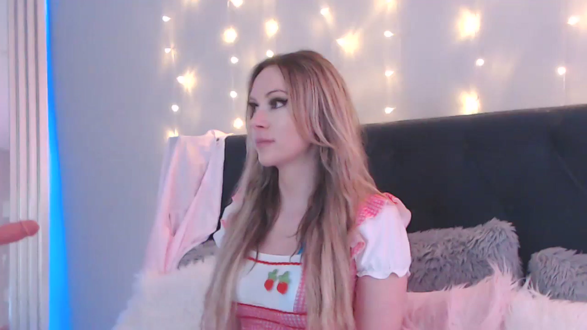 Gallery image thumbnail from AmbriTaylor's myfreecams stream on, 08/23/2023, 18:22 image 12 of 20