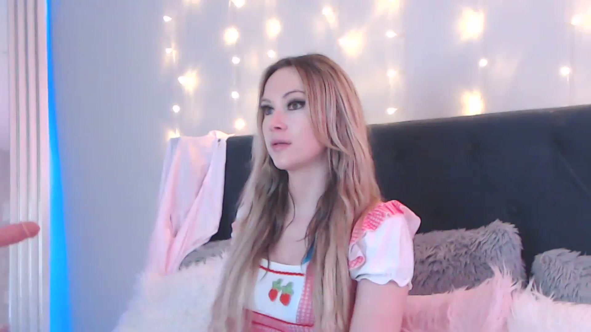 Gallery image thumbnail from AmbriTaylor's myfreecams stream on, 08/23/2023, 18:22 image 9 of 20