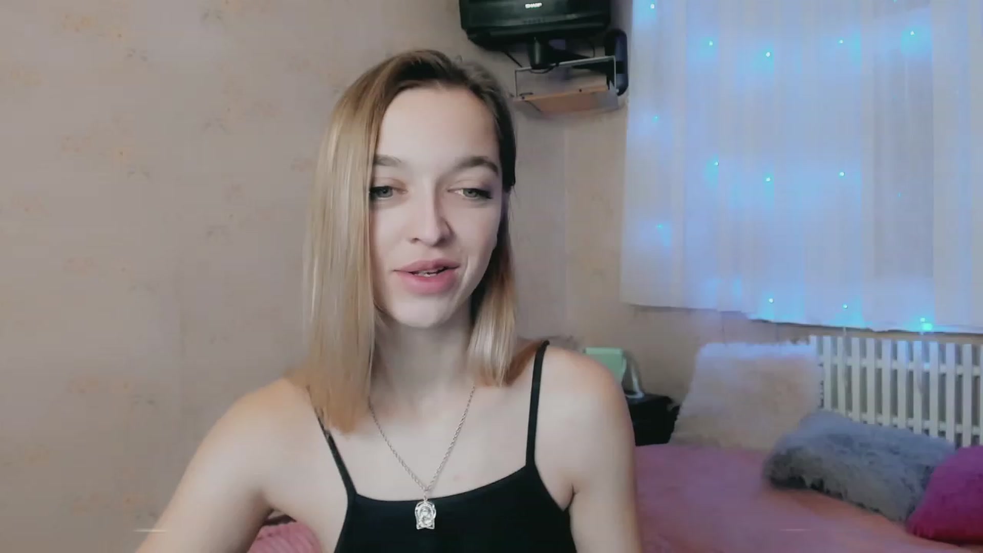 Gallery image thumbnail from Ambri_Lili's myfreecams stream on, 11/18/2022, 04:41 image 16 of 20