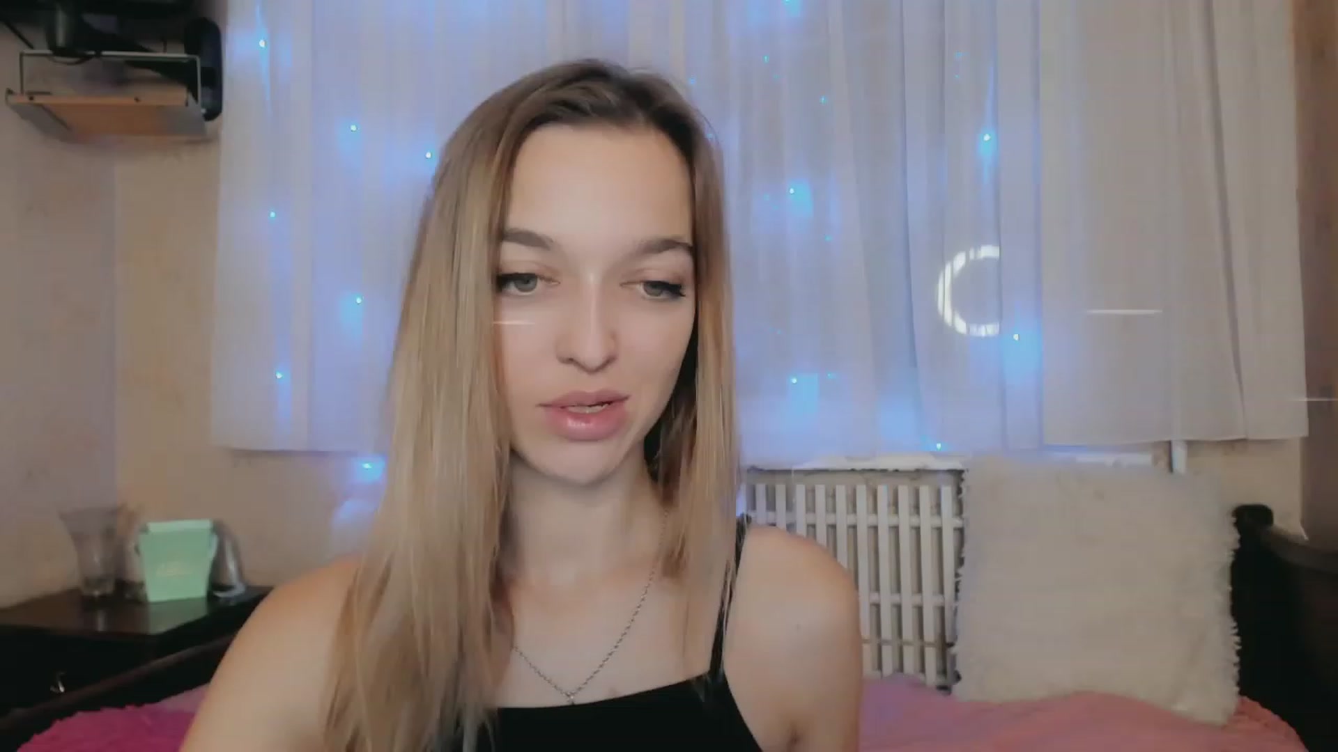 Gallery image thumbnail from Ambri_Lili's myfreecams stream on, 11/18/2022, 06:49 image 15 of 20