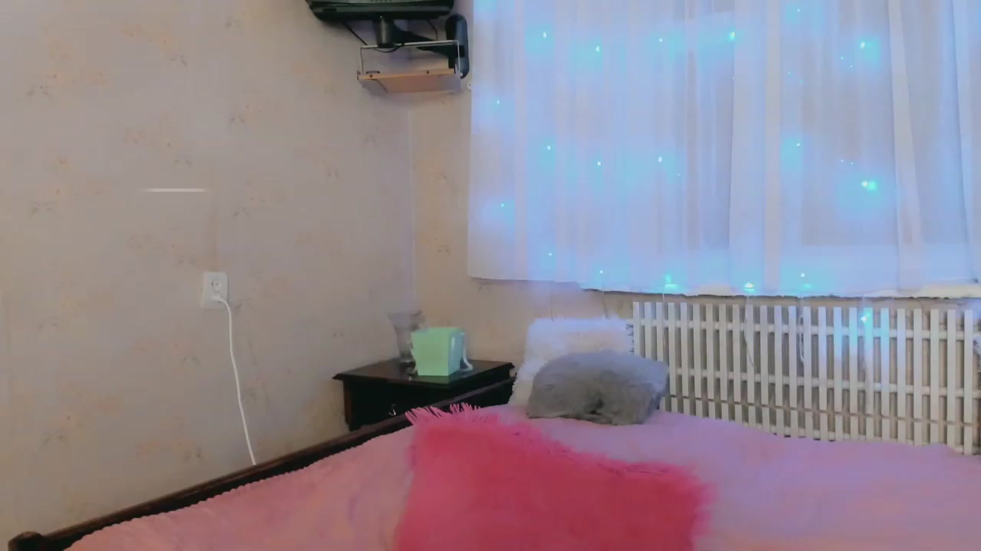 Gallery image thumbnail from Ambri_Lili's myfreecams stream on, 11/21/2022, 05:36 image 15 of 20