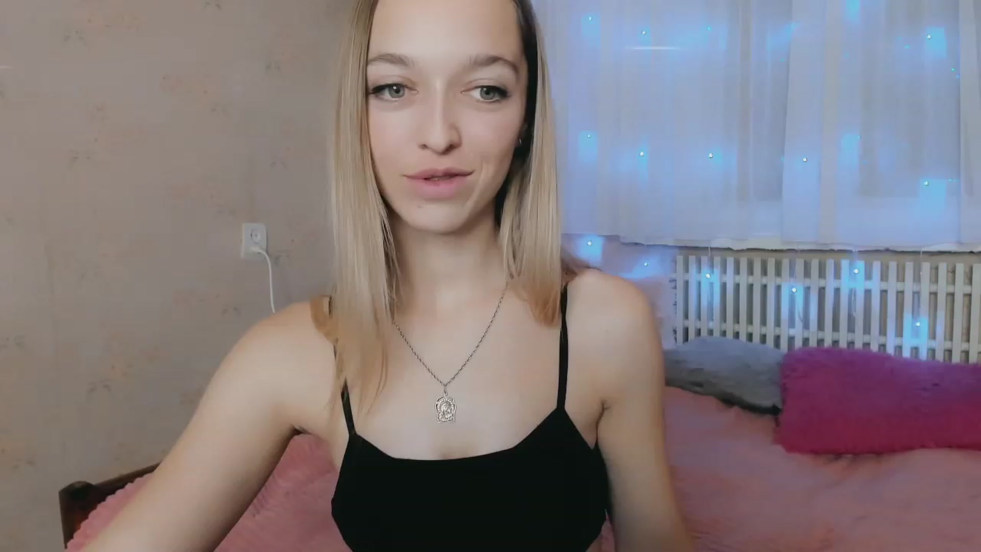 Gallery image thumbnail from Ambri_Lili's myfreecams stream on, 11/21/2022, 17:20 image 6 of 20