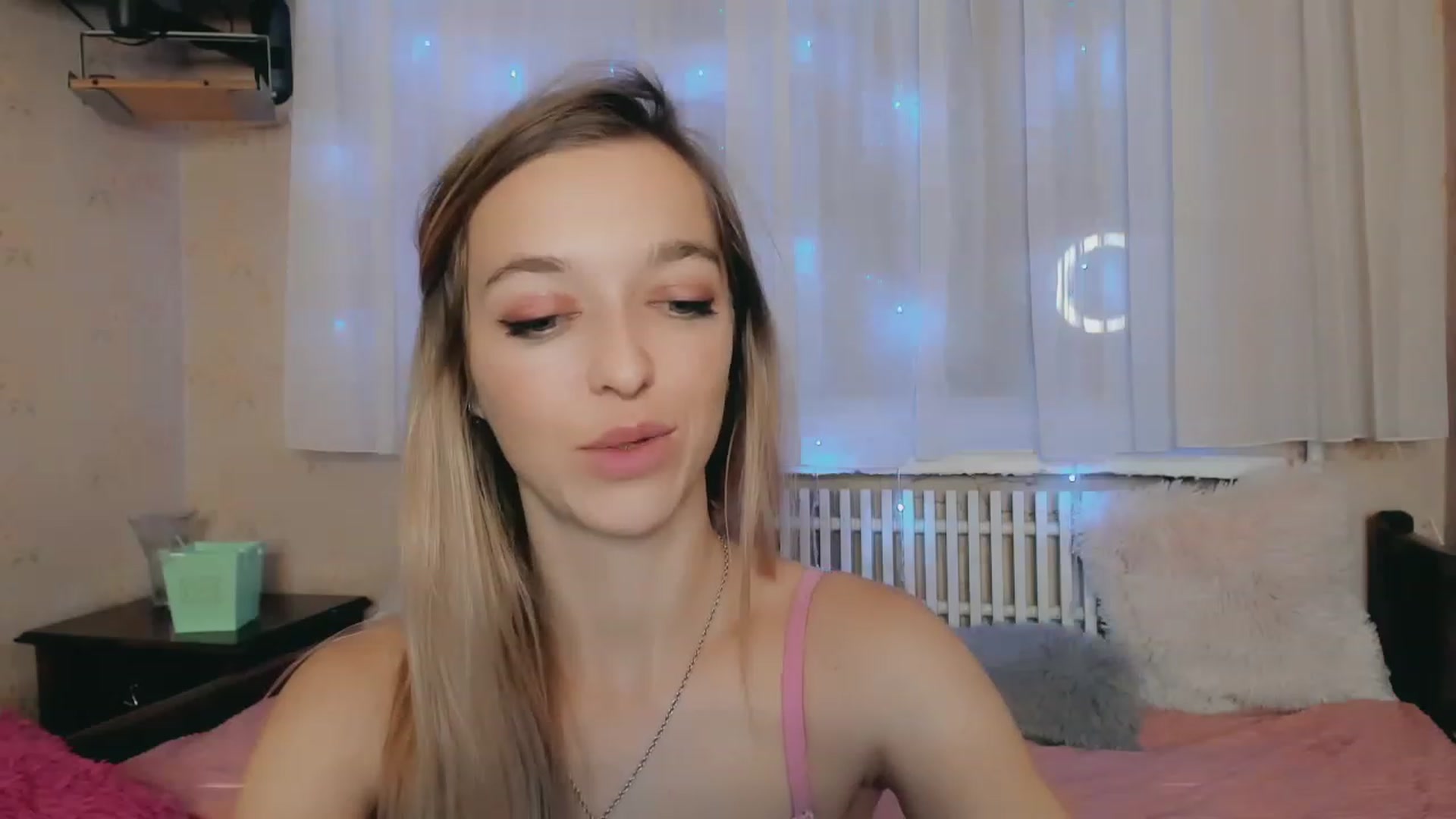 Gallery image thumbnail from Ambri_Lili's myfreecams stream on, 11/25/2022, 05:48 image 18 of 20