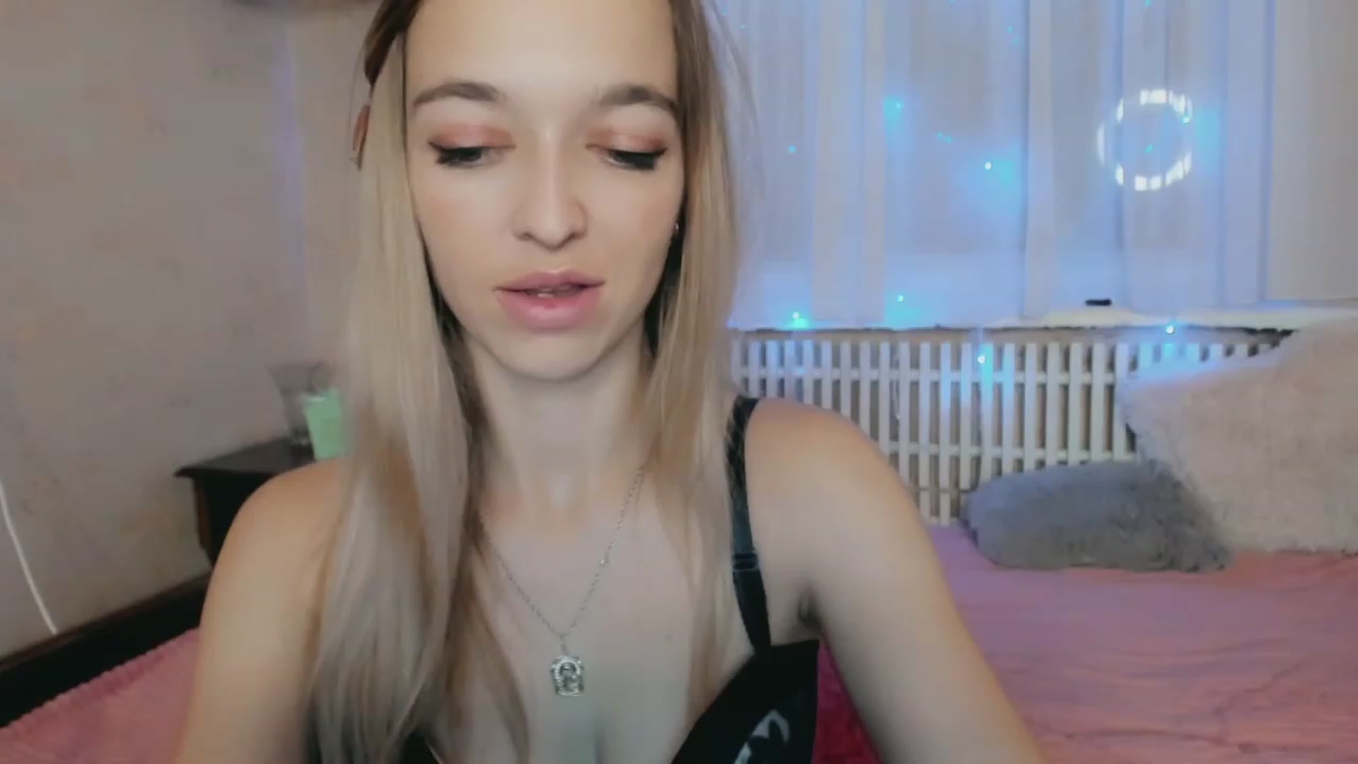 Gallery image thumbnail from Ambri_Lili's myfreecams stream on, 11/26/2022, 06:23 image 13 of 20