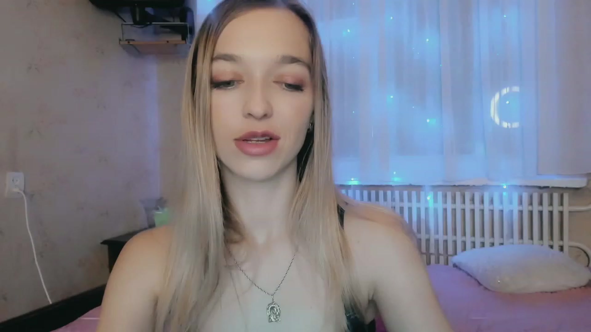 Gallery image thumbnail from Ambri_Lili's myfreecams stream on, 11/28/2022, 05:12 image 18 of 20