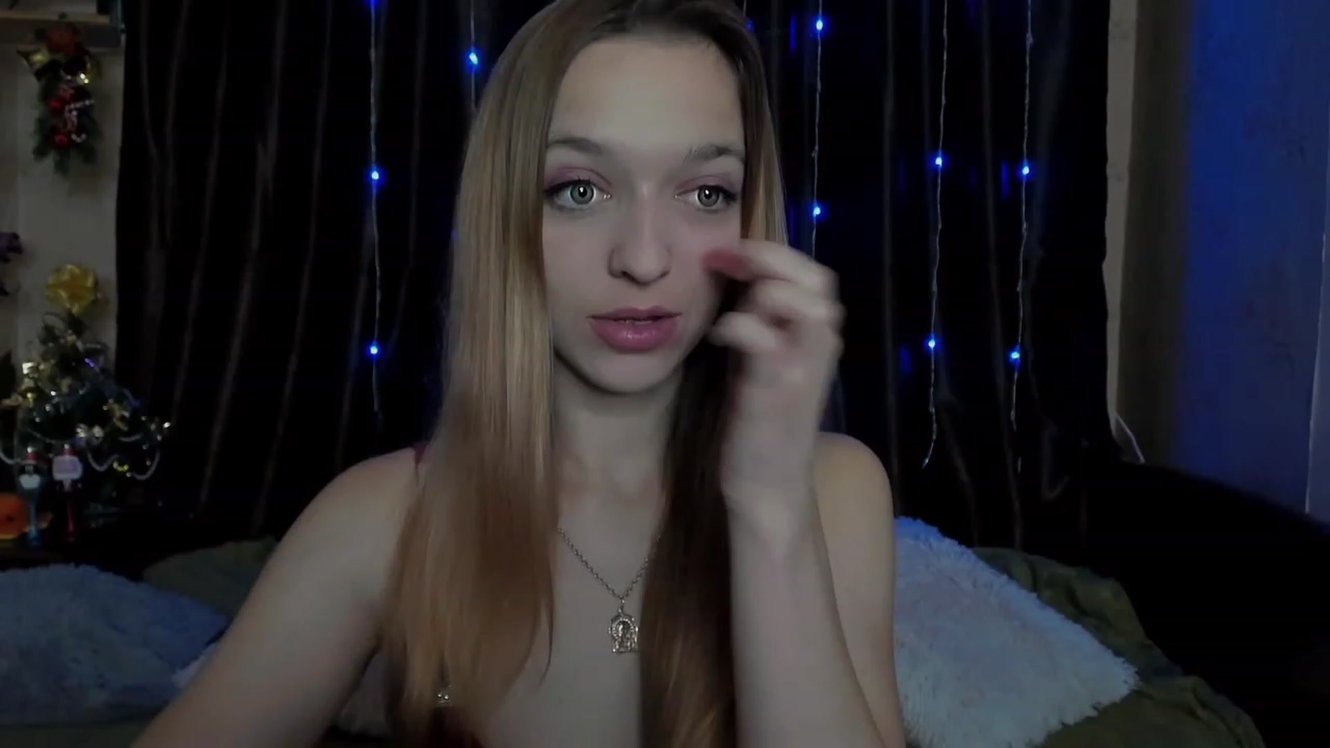 Gallery image thumbnail from Ambri_Lili's myfreecams stream on, 12/25/2022, 19:03 image 1 of 20