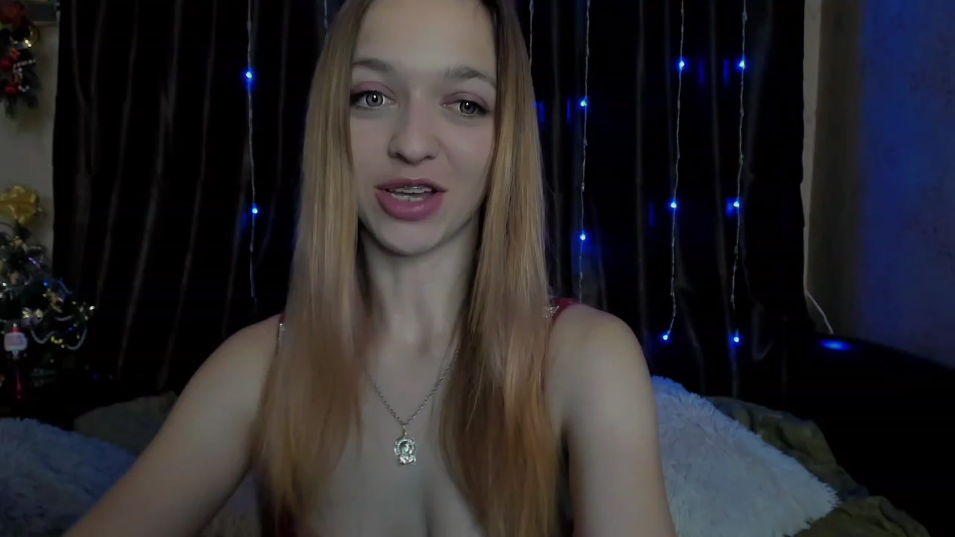 Gallery image thumbnail from Ambri_Lili's myfreecams stream on, 12/25/2022, 19:03 image 2 of 20