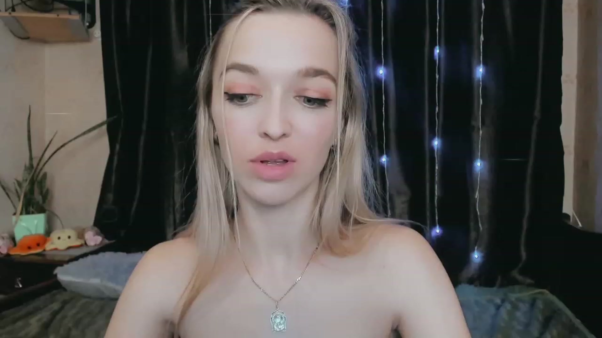 Gallery image thumbnail from Ambri_Lili's myfreecams stream on, 03/11/2023, 18:51 image 12 of 20