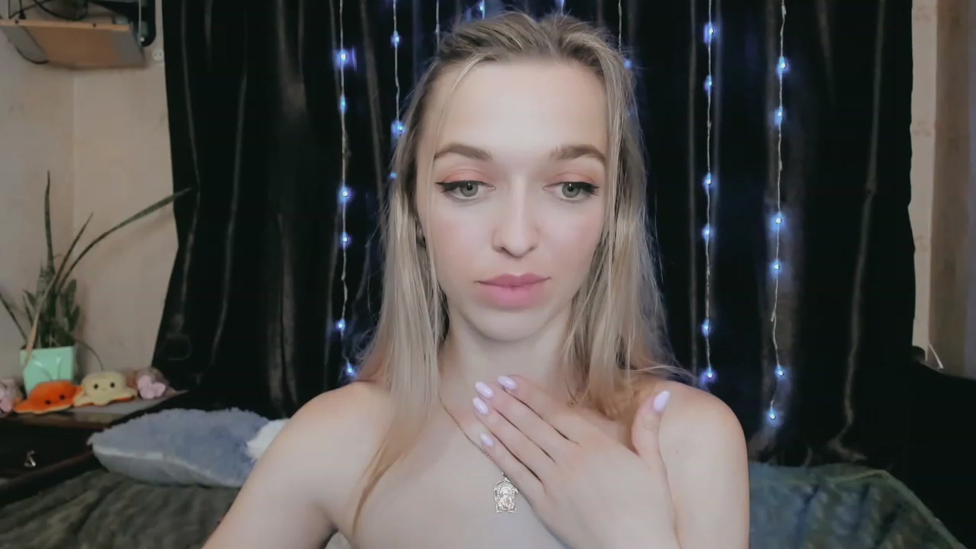 Gallery image thumbnail from Ambri_Lili's myfreecams stream on, 03/11/2023, 18:51 image 14 of 20