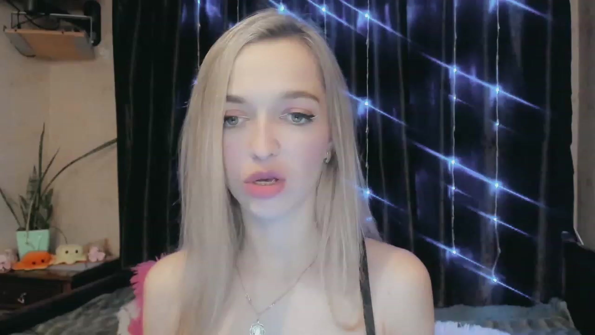Gallery image thumbnail from Ambri_Lili's myfreecams stream on, 03/17/2023, 17:38 image 3 of 20