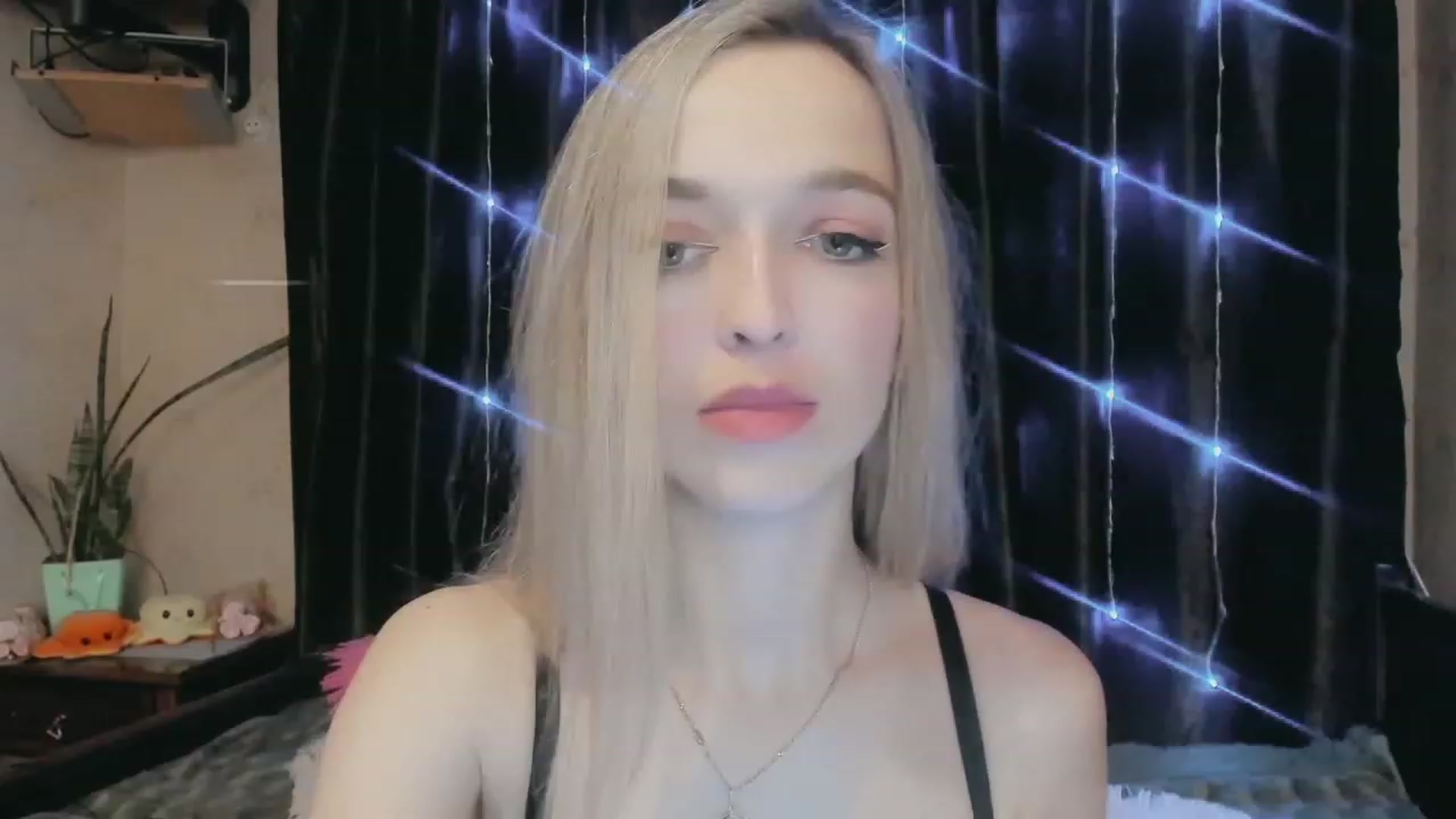 Gallery image thumbnail from Ambri_Lili's myfreecams stream on, 03/17/2023, 17:38 image 5 of 20
