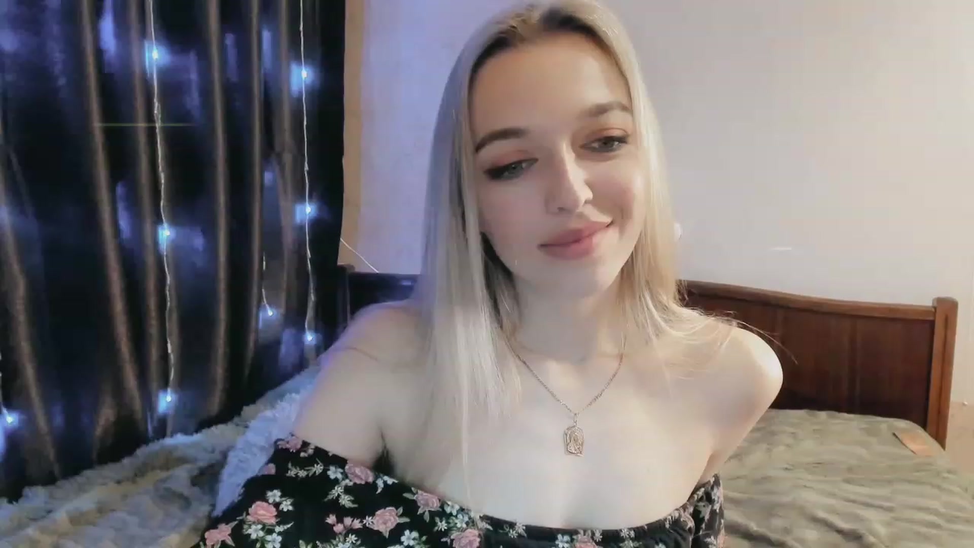 Gallery image thumbnail from Ambri_Lili's myfreecams stream on, 03/20/2023, 07:20 image 12 of 20